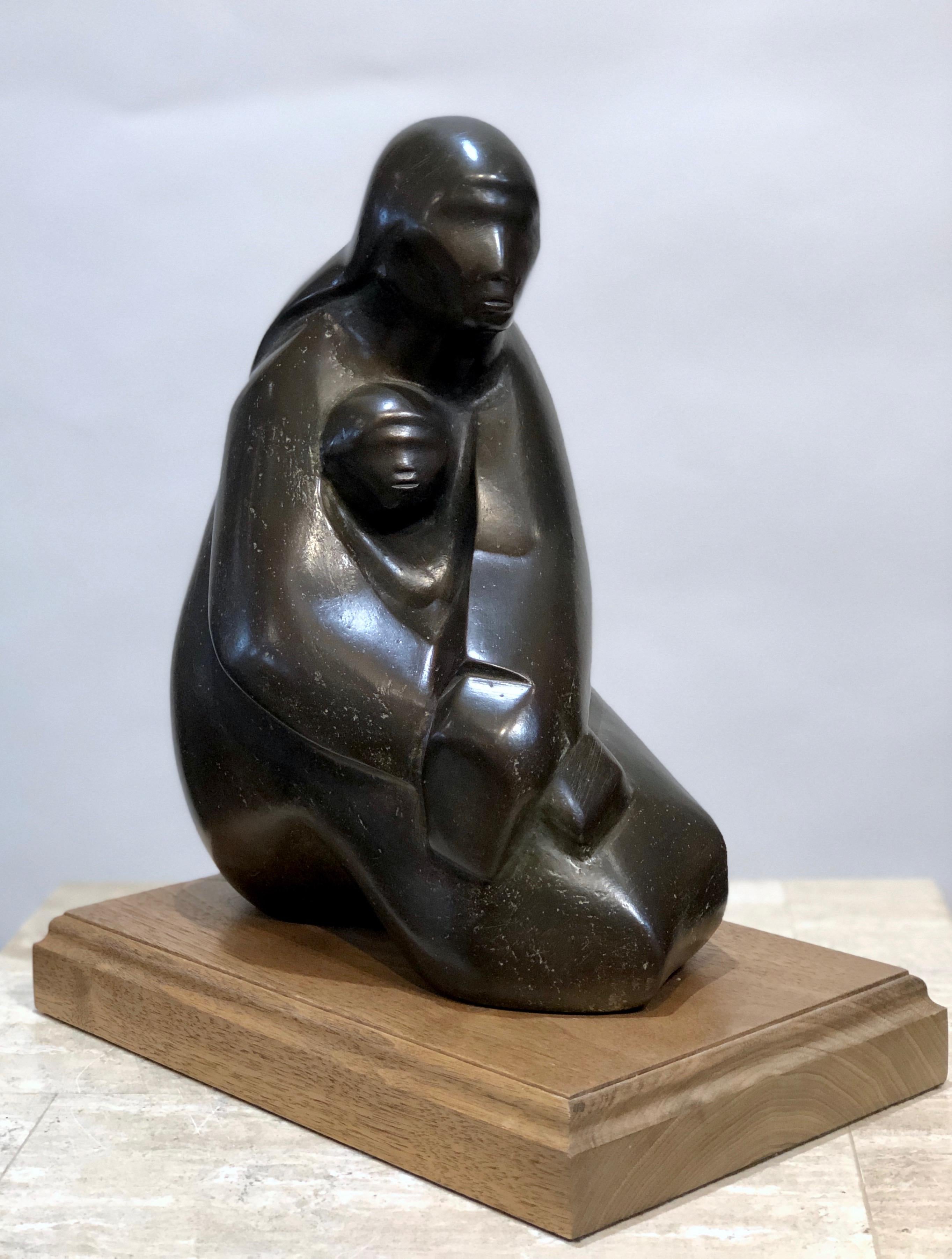 „ Almost Asleep“ von Allan Houser, Bronzeskulptur von Mutter und Kind, Auflage, braun im Angebot 2