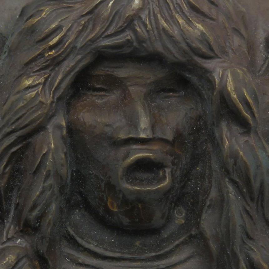 Medallón Bailarín de búfalo, bronce pueblo bailarín de búfalo marrón oscuro, Allan Houser en venta 2