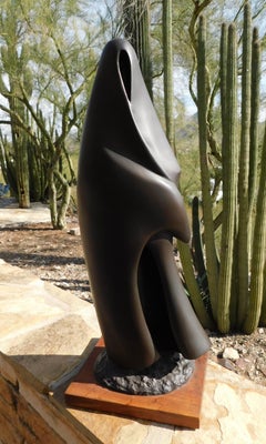 Allan Houser Modernistische Bronzeskulptur der amerikanischen Ureinwohner, 1989, „Watching“