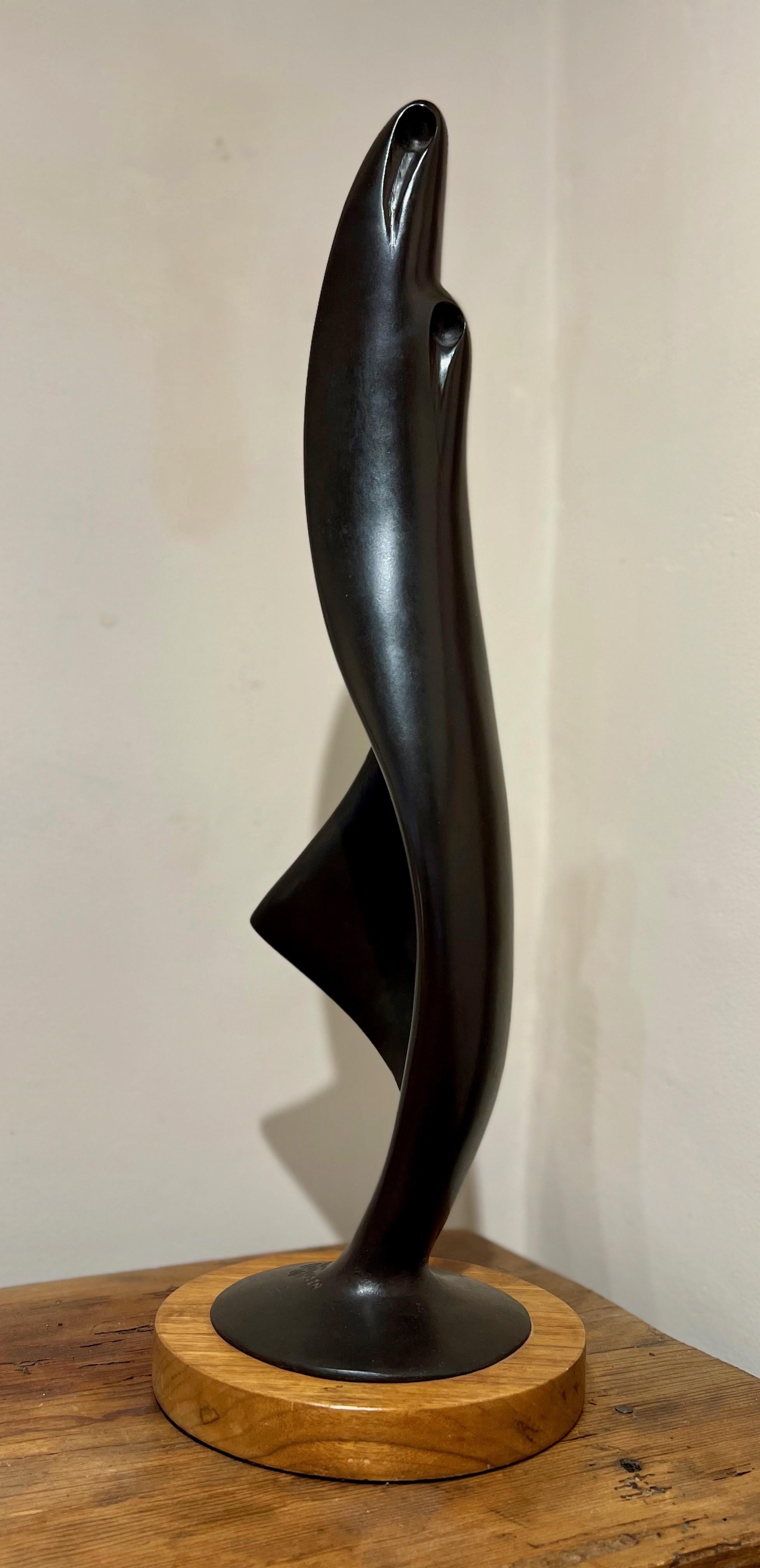 Brese du désert d'Allan Houser Haozous, sculpture en bronze, figures enfermées en vente 2
