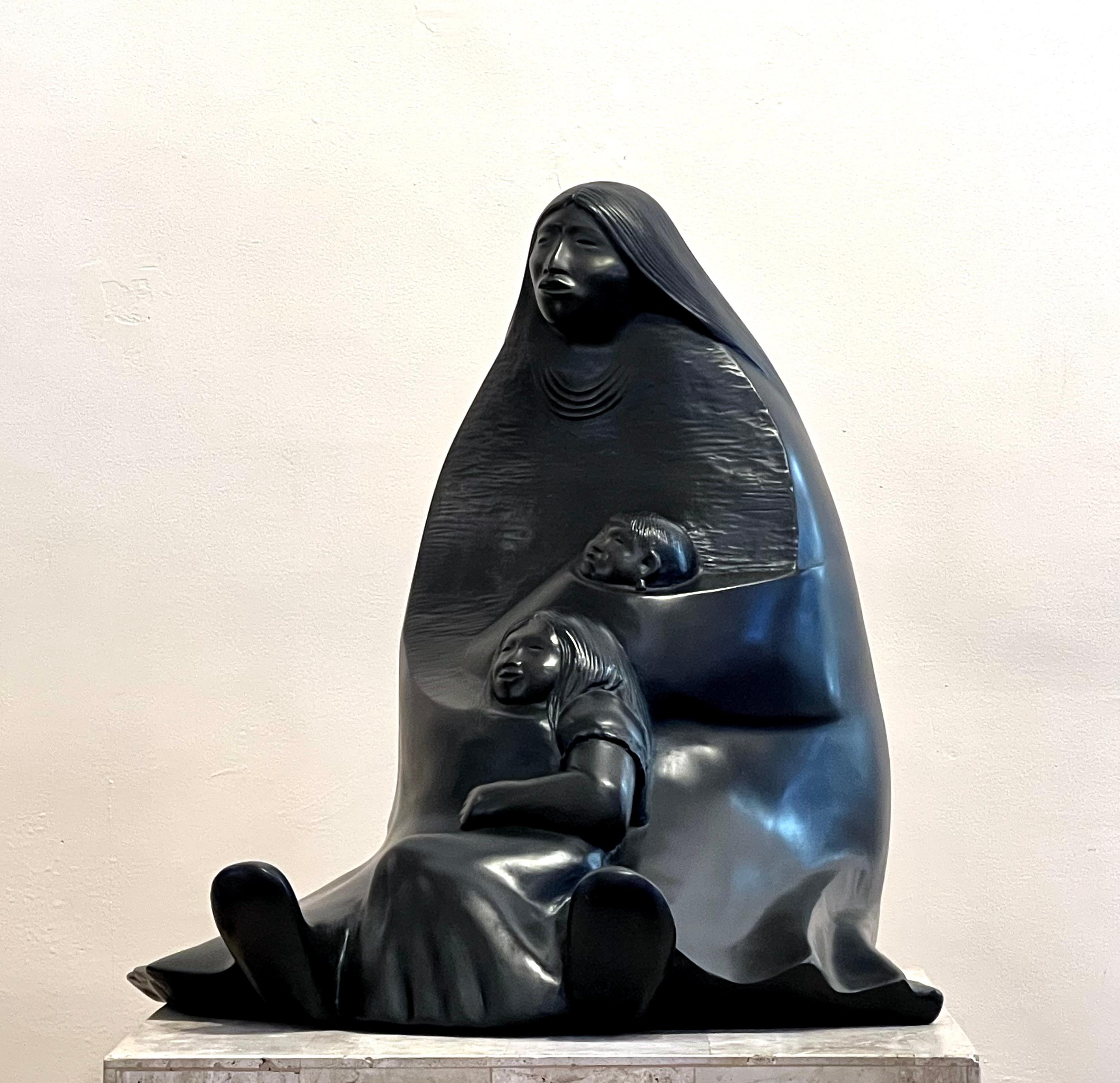 My Children, di Allan Houser, Apache, madre, bambini, bronzo, scultura in vendita 2