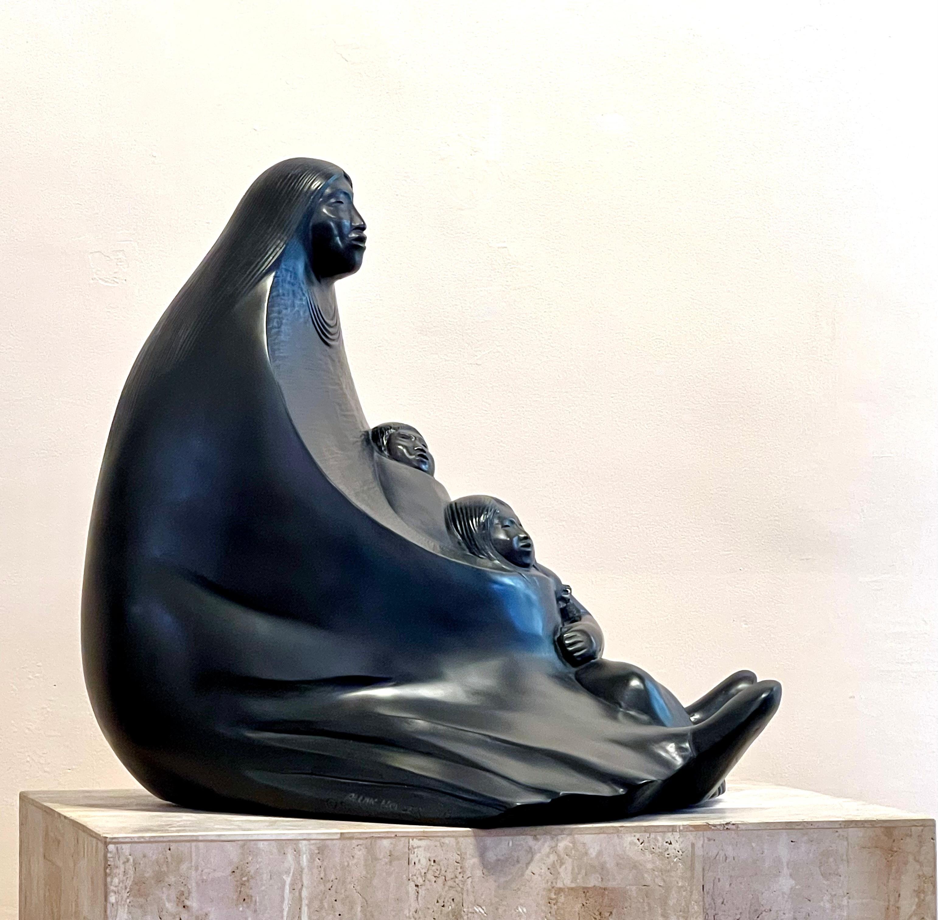 My Children, di Allan Houser, Apache, madre, bambini, bronzo, scultura in vendita 5