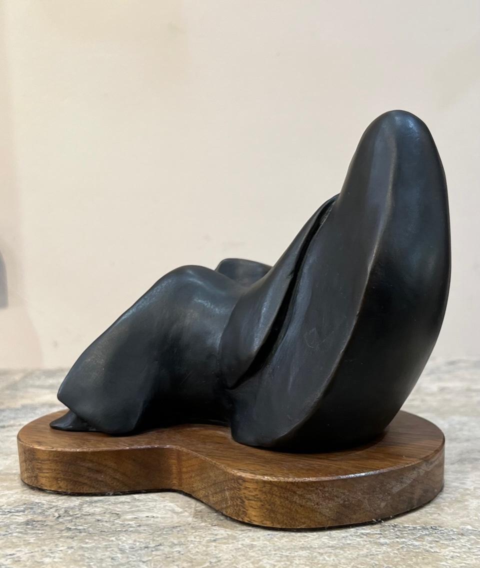 Observante, de Allan Houser, bronce, escultura, edición limitada, figura de manta en venta 2