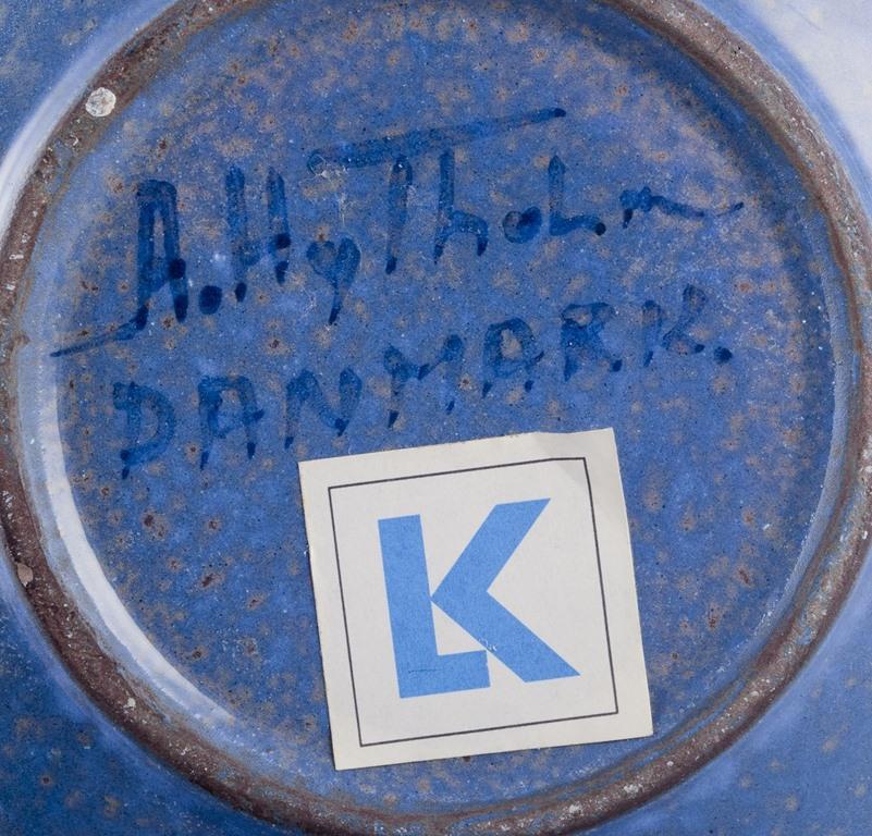 Allan Hytholm, Danish studio ceramist. Large ceramic bowl with checkered pattern Excellent état - En vente à Copenhagen, DK