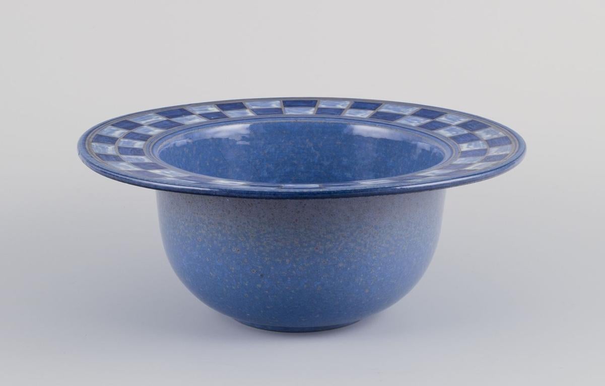 Allan Hytholm, Danish studio ceramist. Large ceramic bowl with checkered pattern