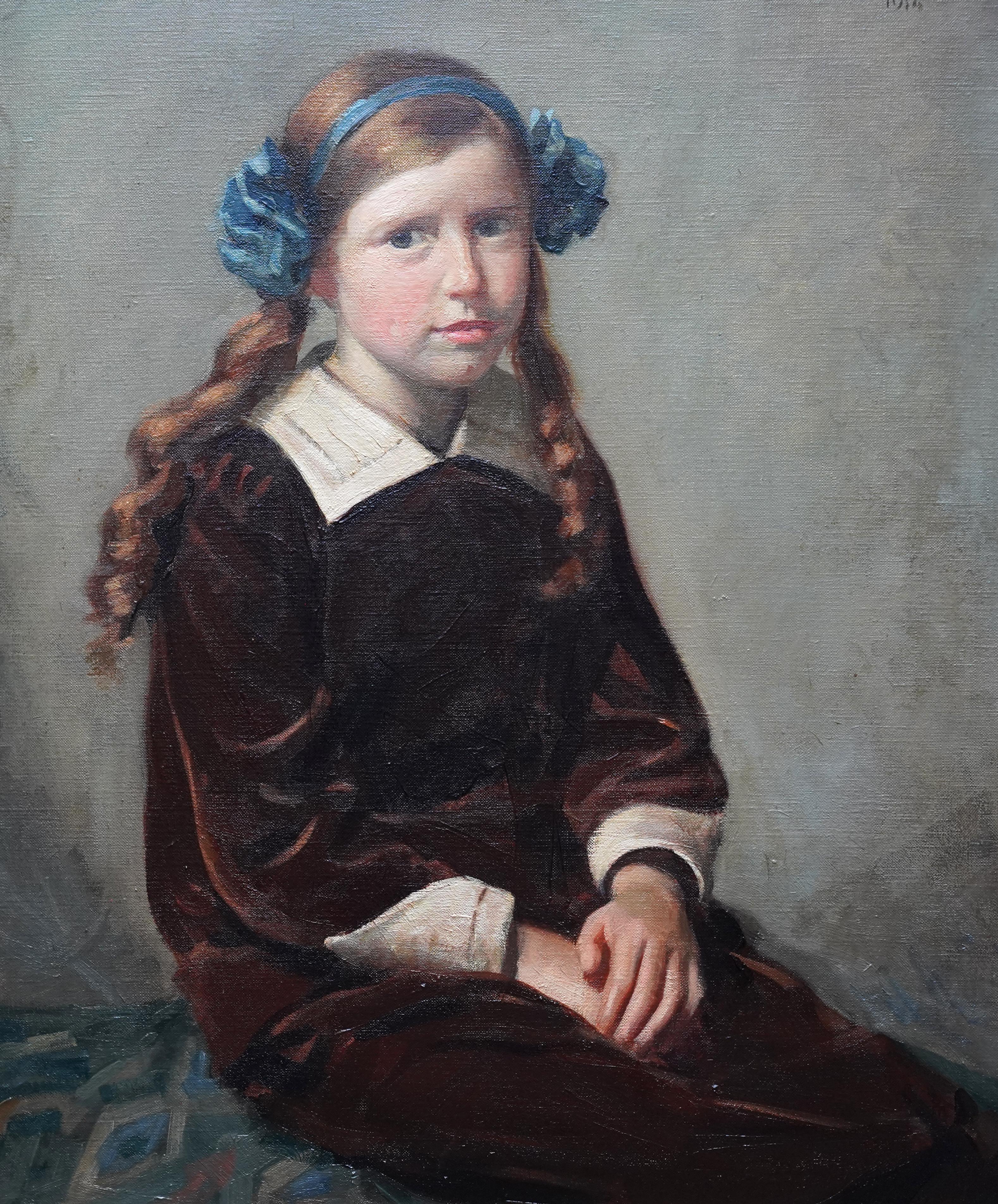 Porträt eines jungen Mädchens mit Haarband – schottisches Ölgemälde von 1914 (Realismus), Painting, von Allan Newton Sutherland