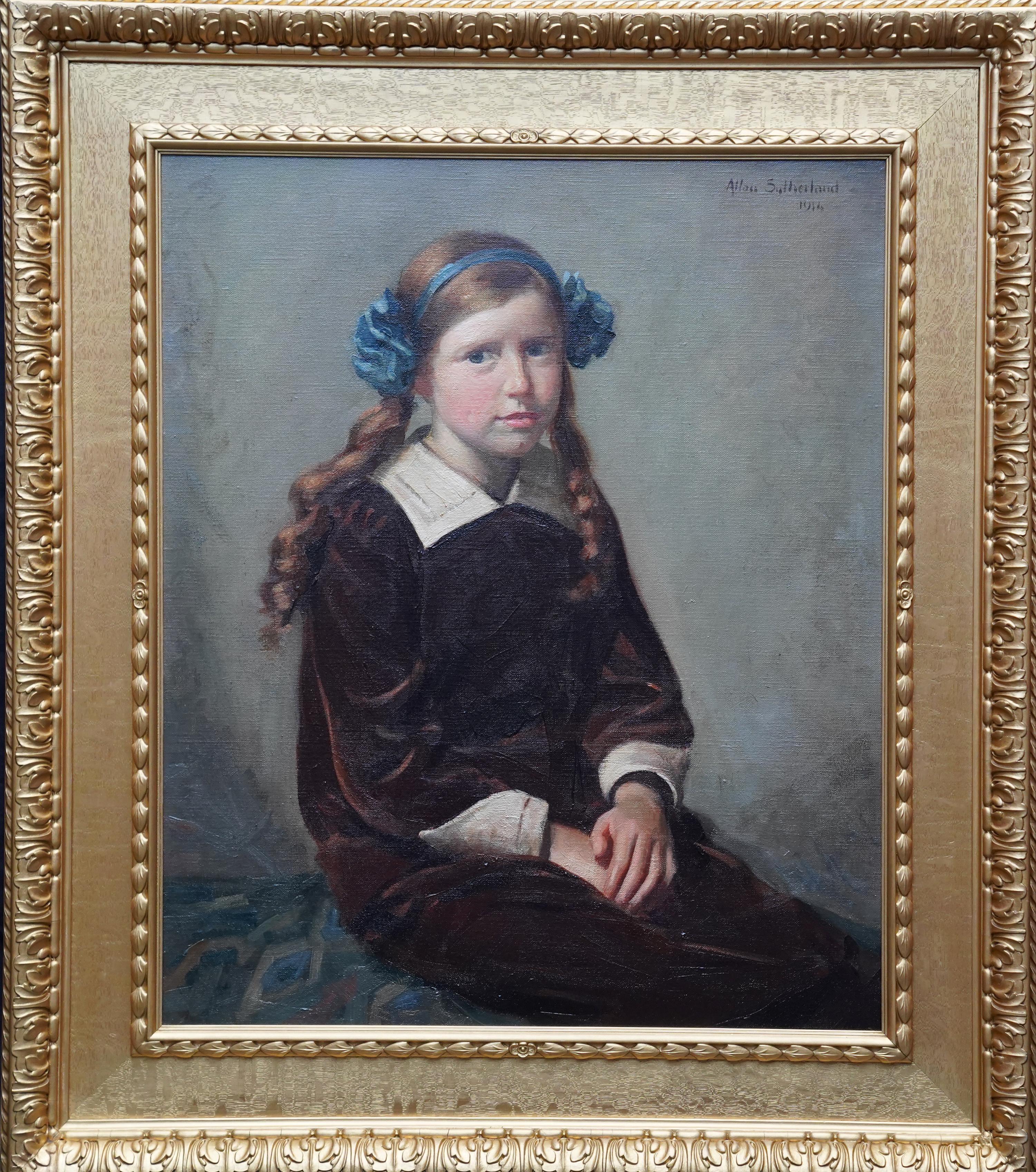 Allan Newton Sutherland Portrait Painting – Porträt eines jungen Mädchens mit Haarband – schottisches Ölgemälde von 1914