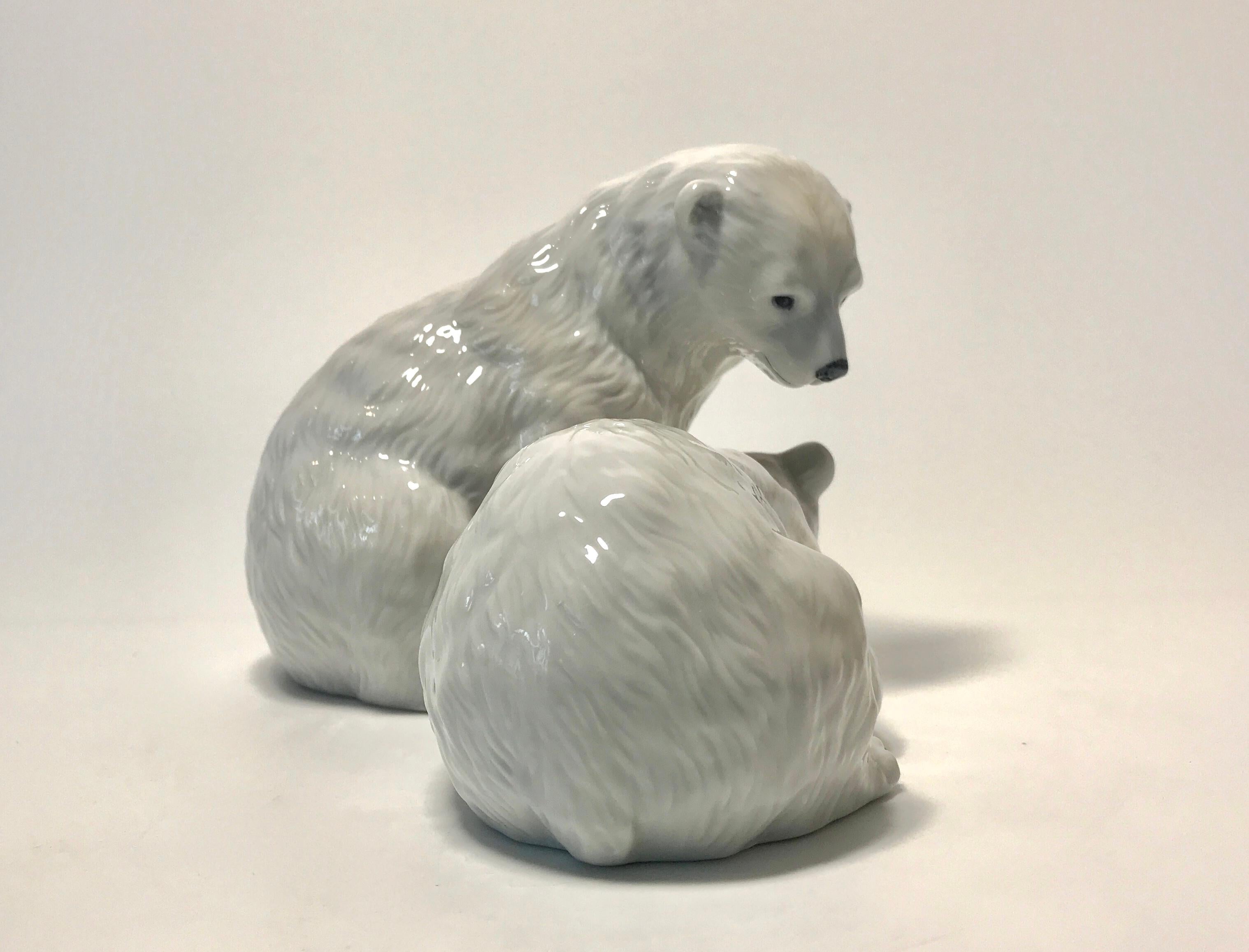 Allan Therkelsen Royal Copenhagen Porcelain Twin Polar Bear Cubs Figurine #356 In Excellent Condition For Sale In Rothley, Leicestershire