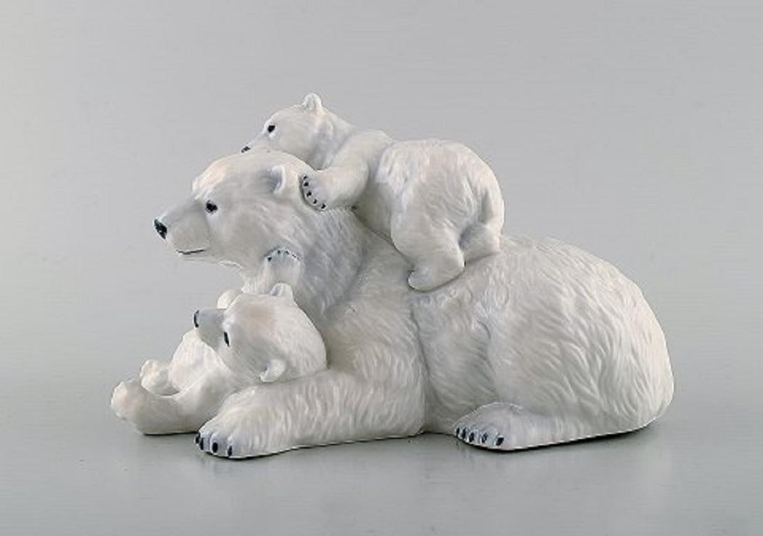 Allan Therkelsen for Royal Copenhagen. Rare porcelain figurine model 354. Polar bear mother with cubs.
In perfect condition.
Stamped.
Measures: 20.5 x 11 cm.