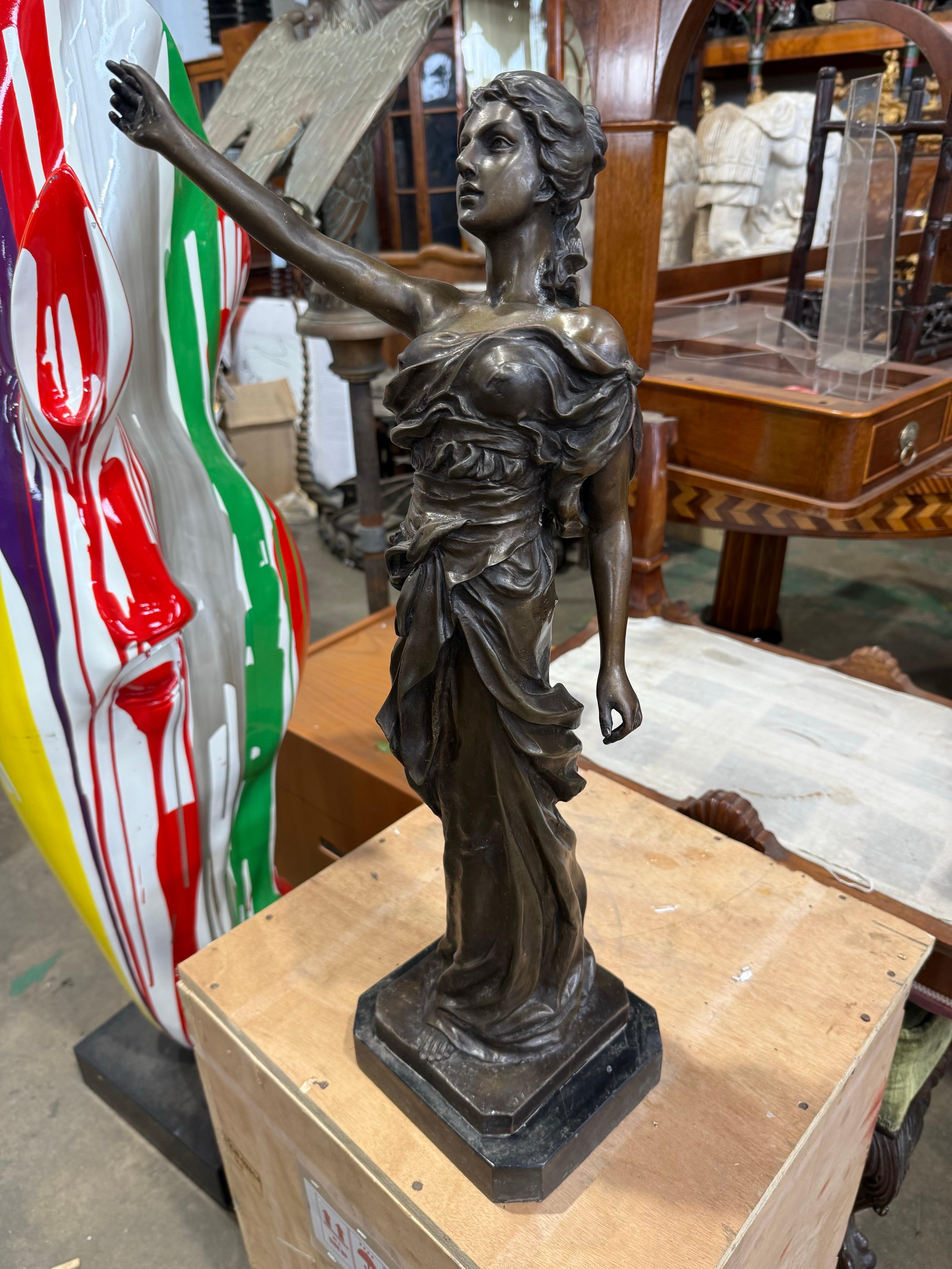 Allegorical Bronze Figure of Liberty or Victory en vente 1