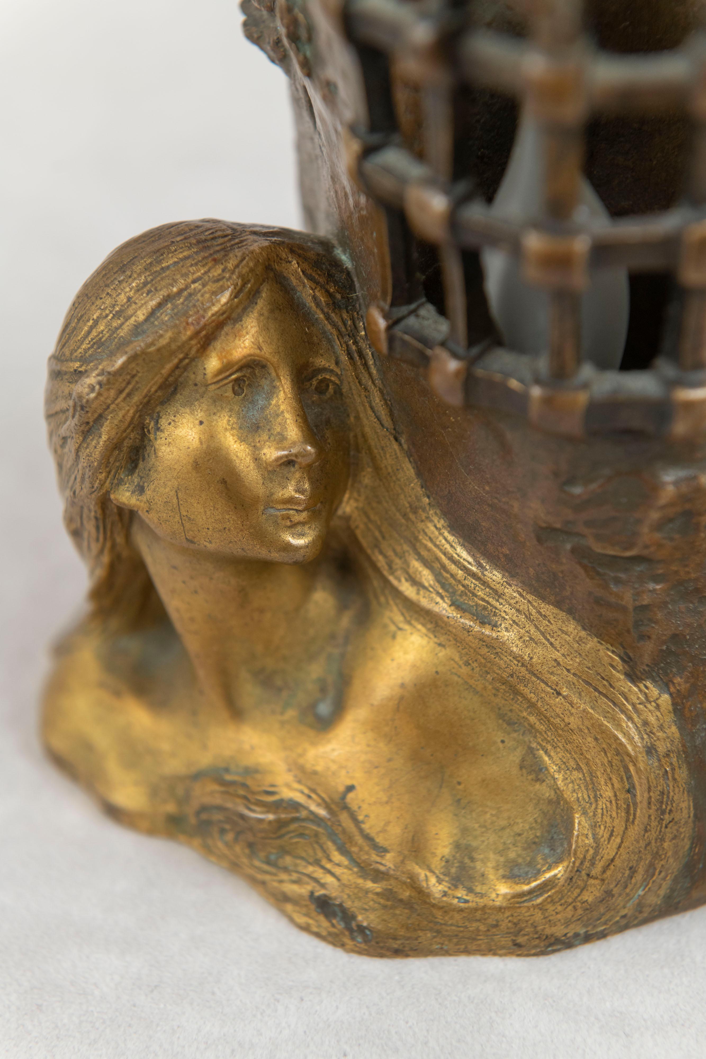 Allegorical French Art Nouveau Gilt & Patinated Bronze Lamp w/ Bust of Maiden in vendita 1