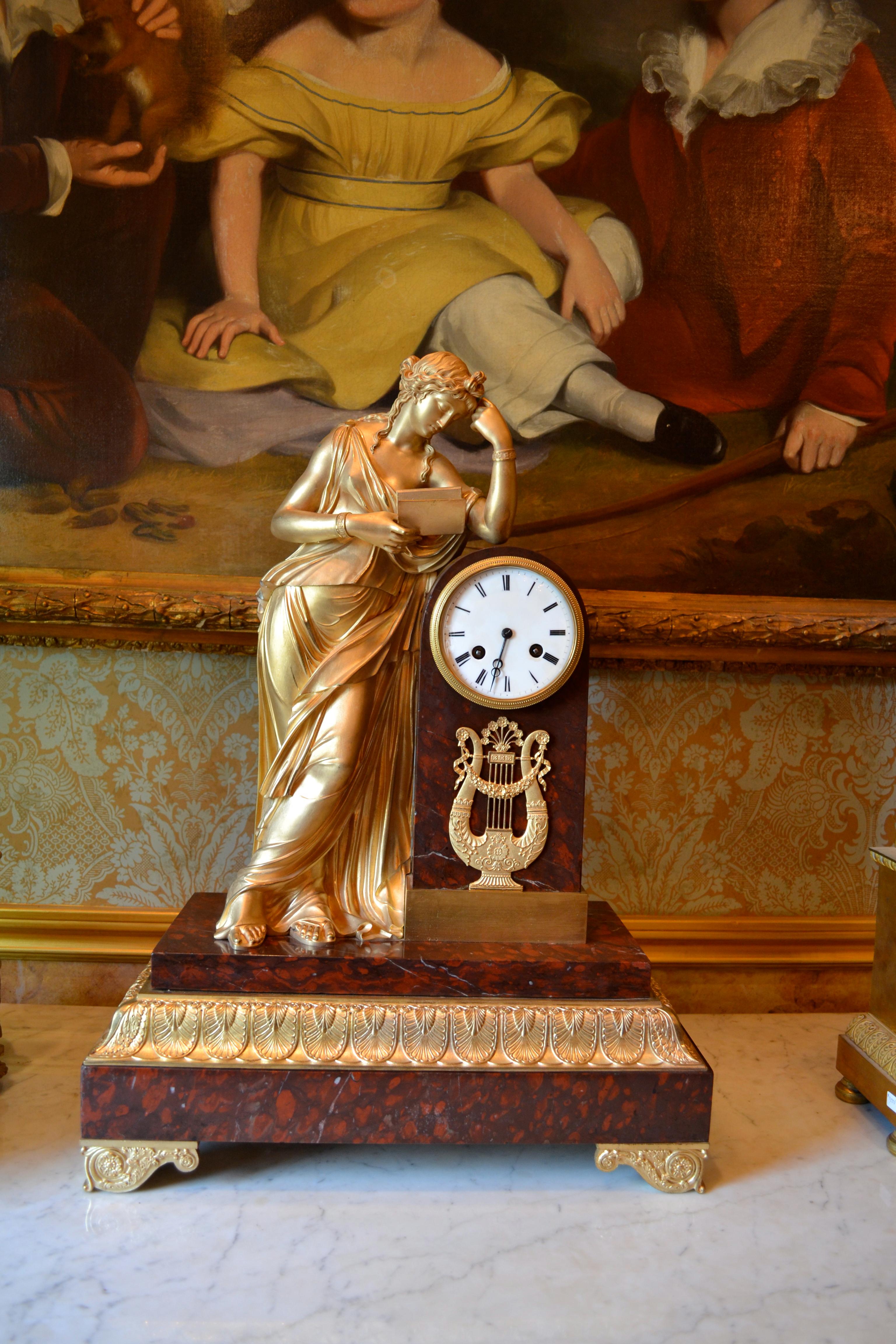 Français Horloge allégorique française Louis Philippe de Clio, la muse grecque de l'histoire en vente