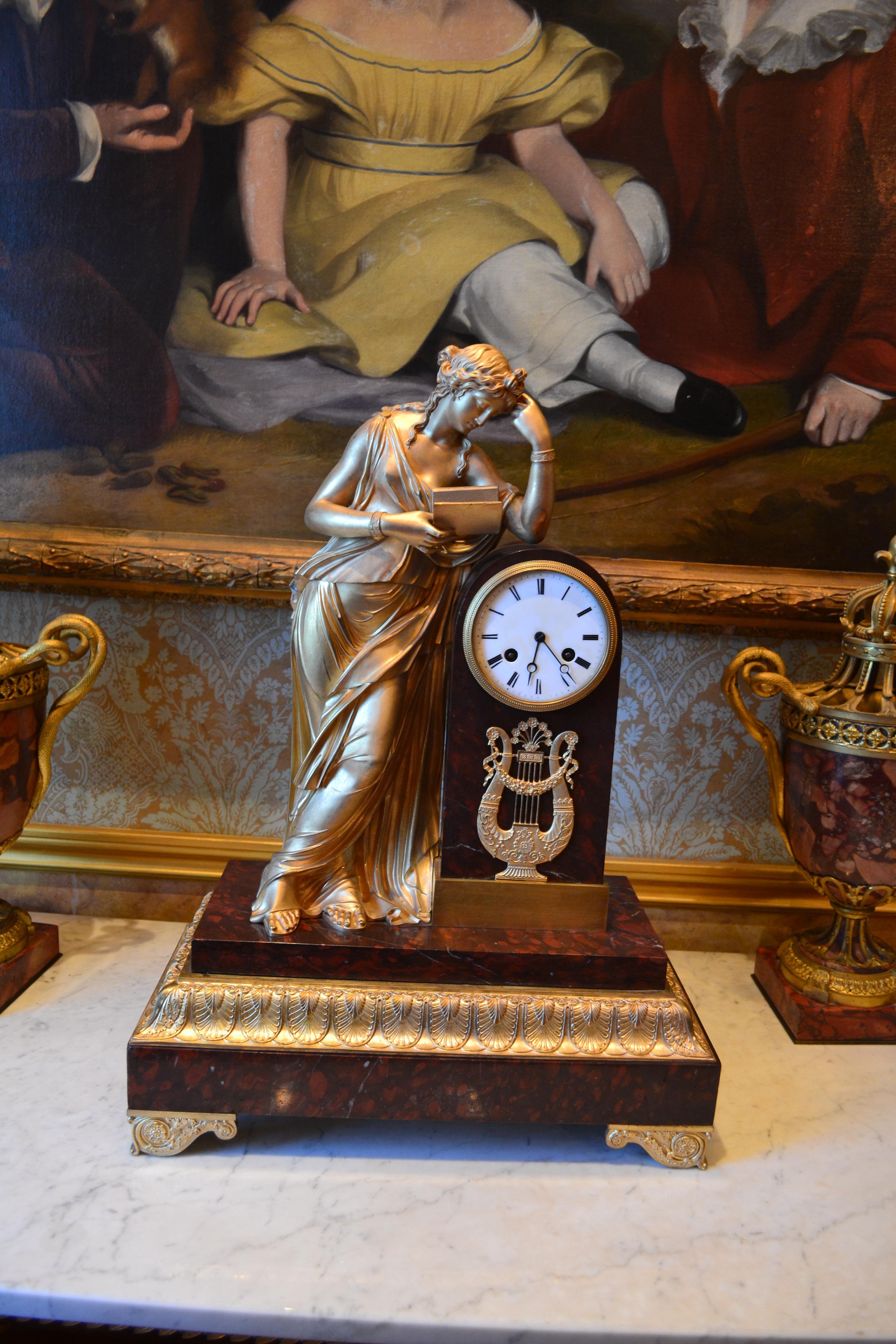 Horloge allégorique française Louis Philippe de Clio, la muse grecque de l'histoire Bon état - En vente à Vancouver, British Columbia