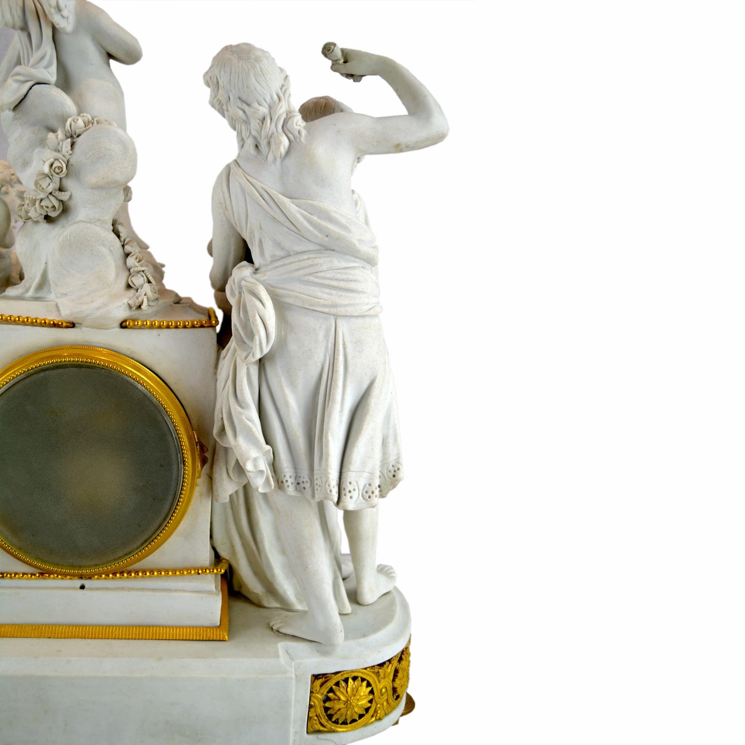 Allegorische Sevres-Bisken-Porzellan-Figurenuhr mit dem Titel La Larcin De La Rose (19. Jahrhundert) im Angebot
