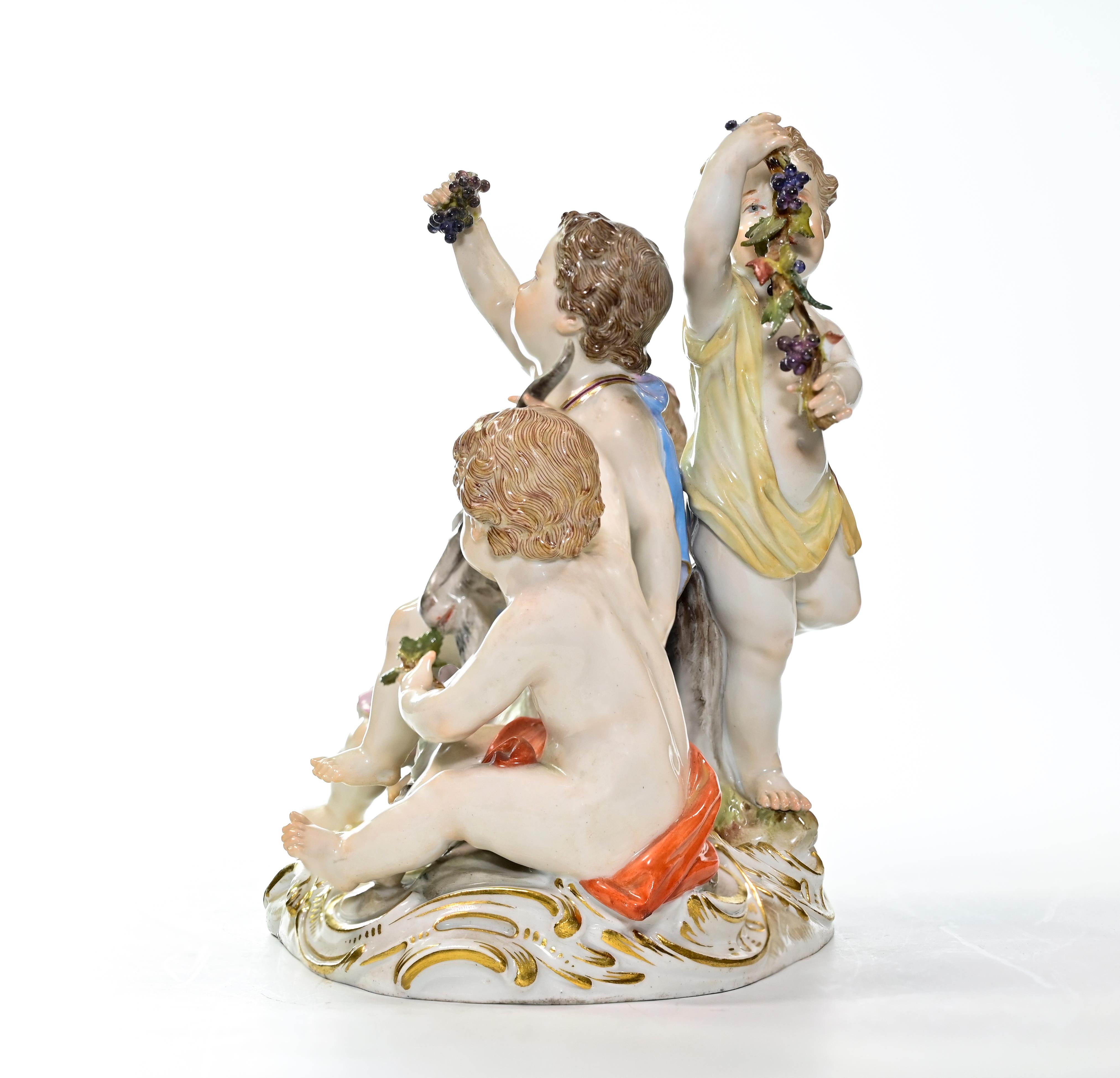 Beautiful porcelain realized by the Atetier of J.J. Kaendler for Meissen Porcelains in the early 20th century (before 1924).

Porcelain, enriched in colores and gold.

Meissen stamp on bottom of the sculpture.

Excellent condition except for a very
