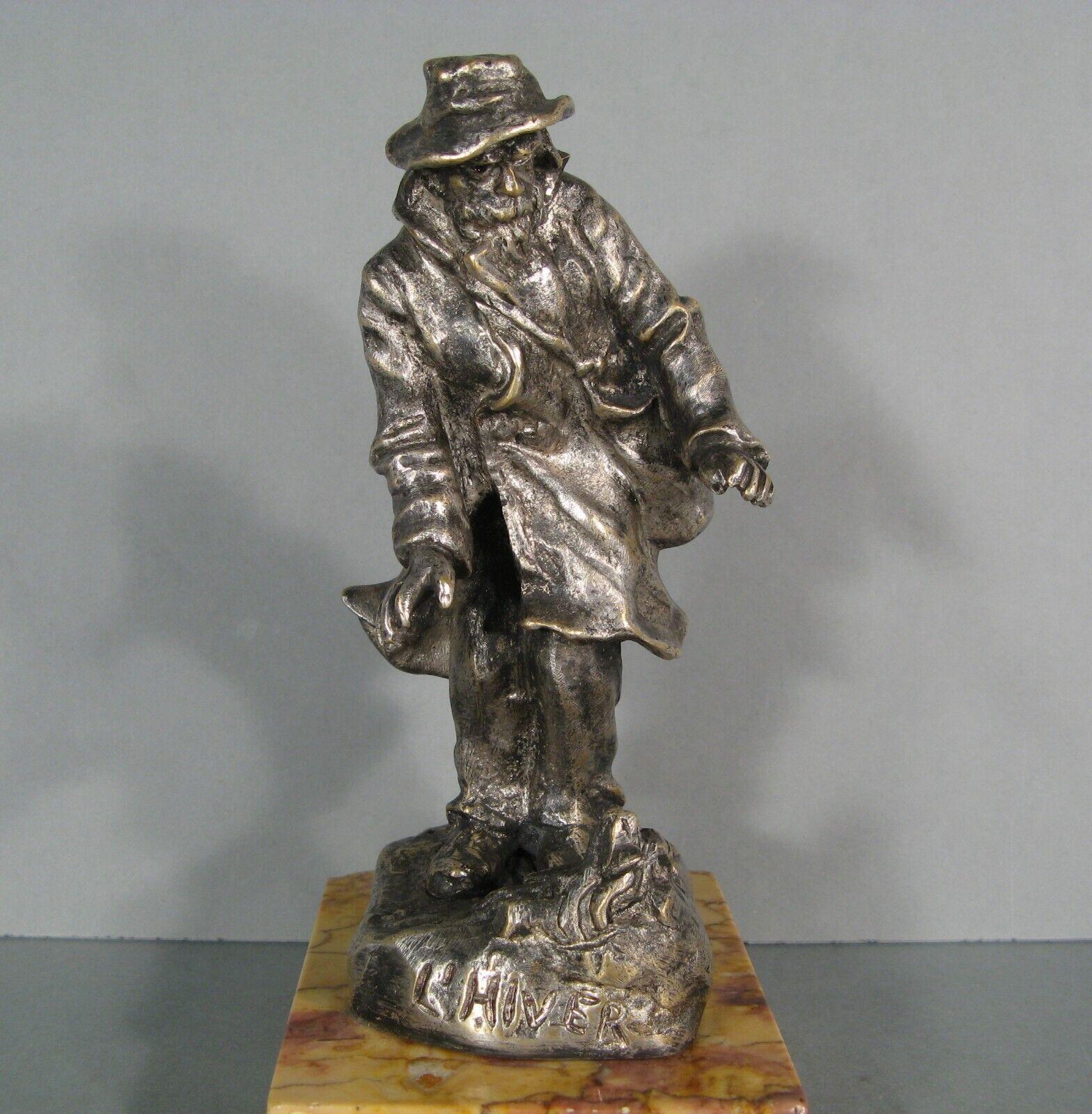 Diese eindrucksvolle Bronzeskulptur mit dem Titel 