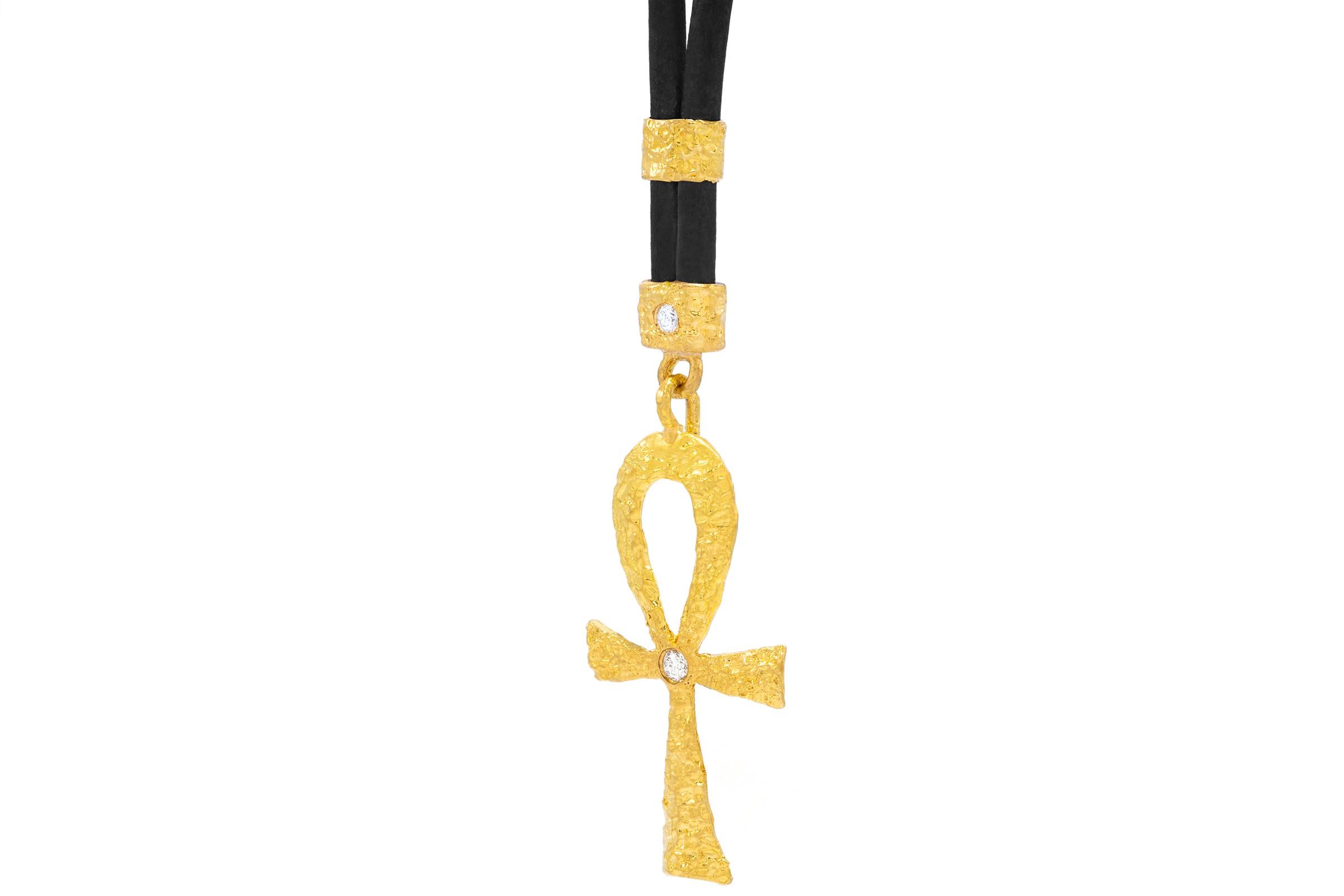 Round Cut Allegra Ankh Pendant in 22k Gold, by Tagili For Sale