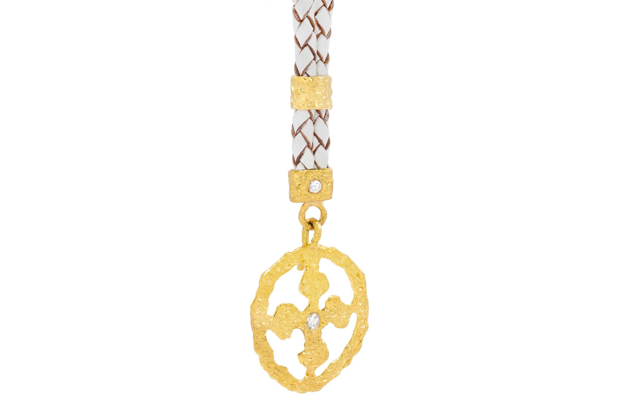 Allegra Crusader Cross Pendant in 22k Gold, by Tagili In New Condition For Sale In New York, NY