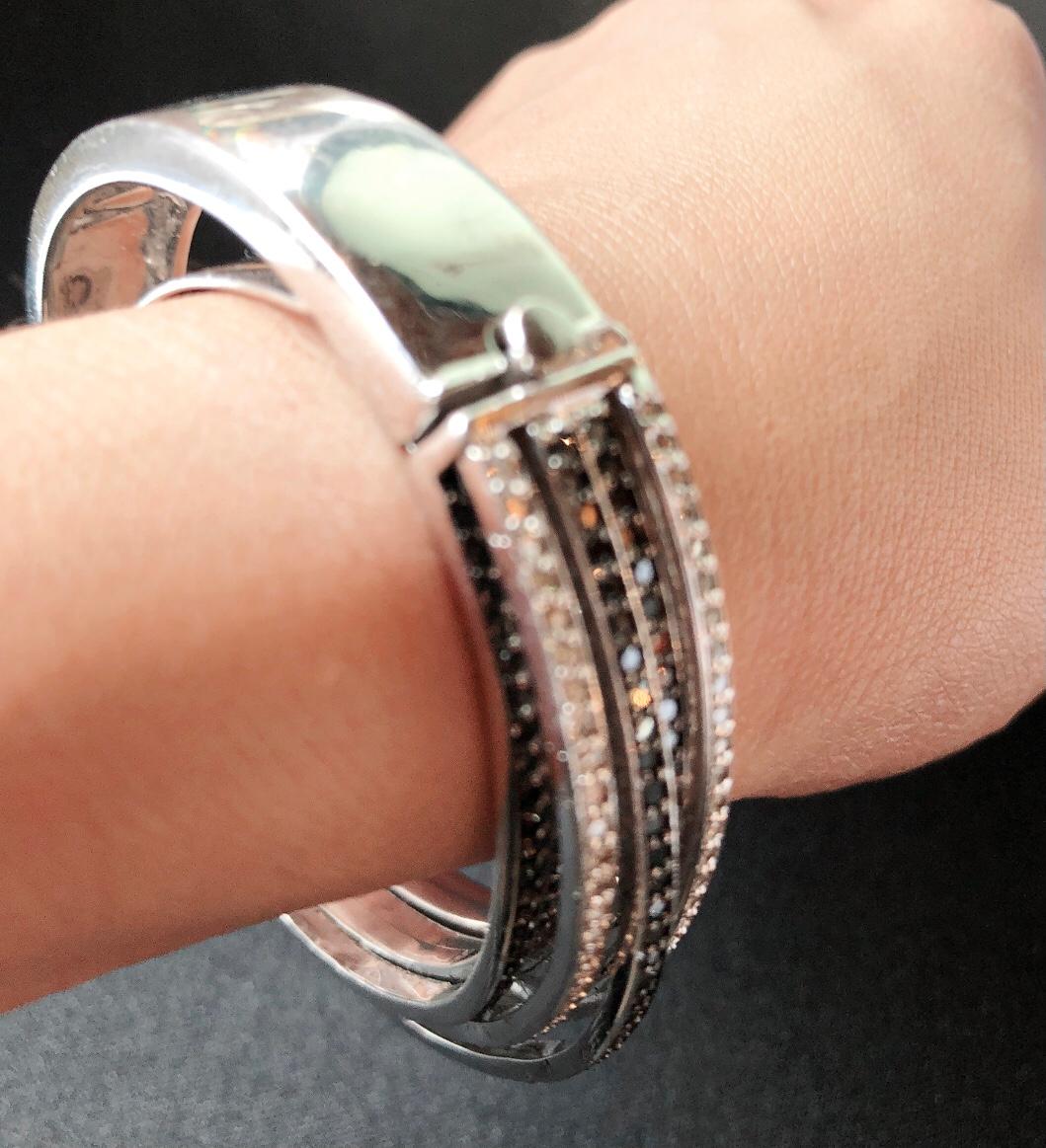 Bracelet jonc de style Allegra de Grisogono en or 14 carats avec diamants blancs et noirs de couleur en vente 2