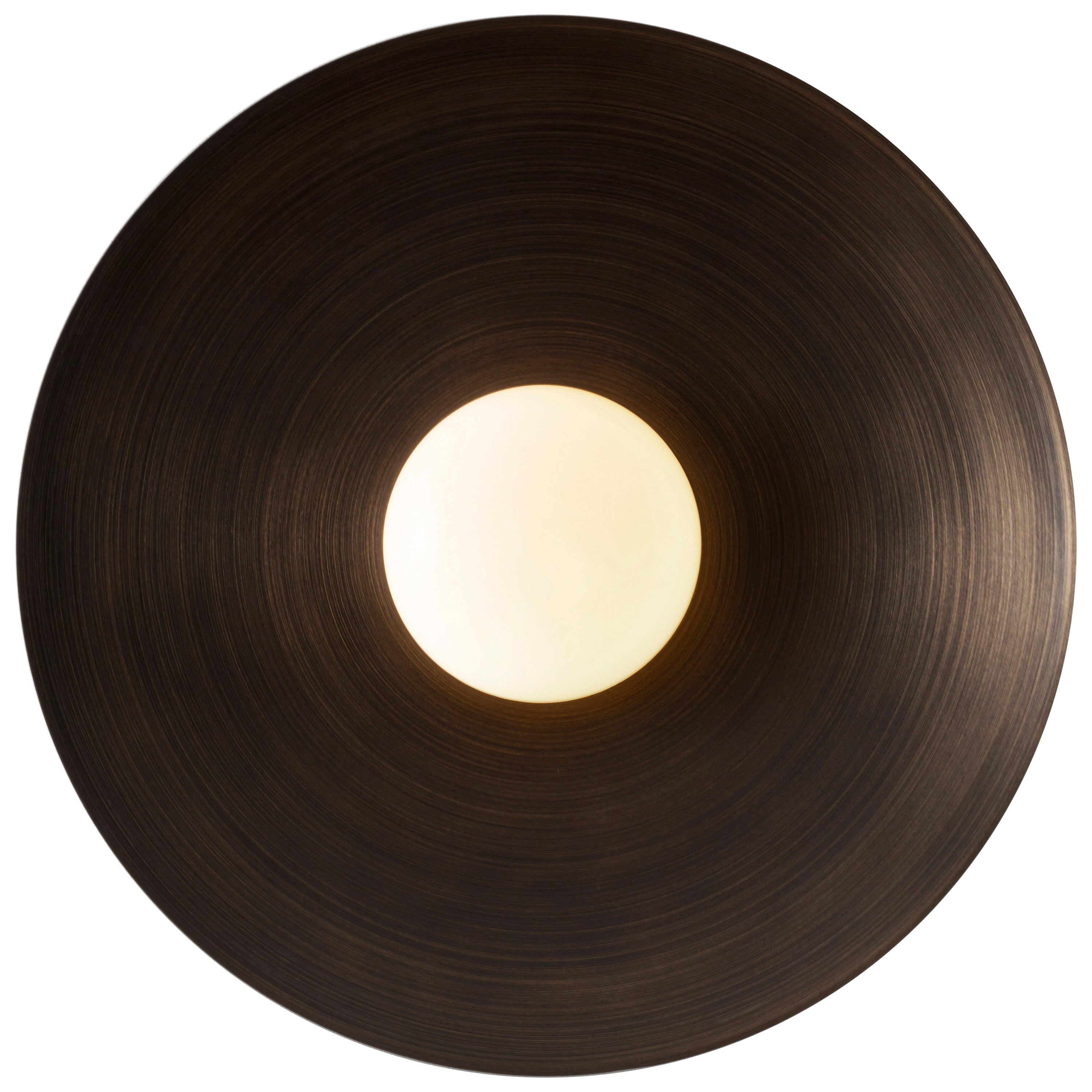 Allegro-Wandleuchter 12" in Messingausführung von Matthew Fairbank
