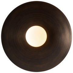 Allegro Sconce 12" in finitura ottone di Matthew Fairbank