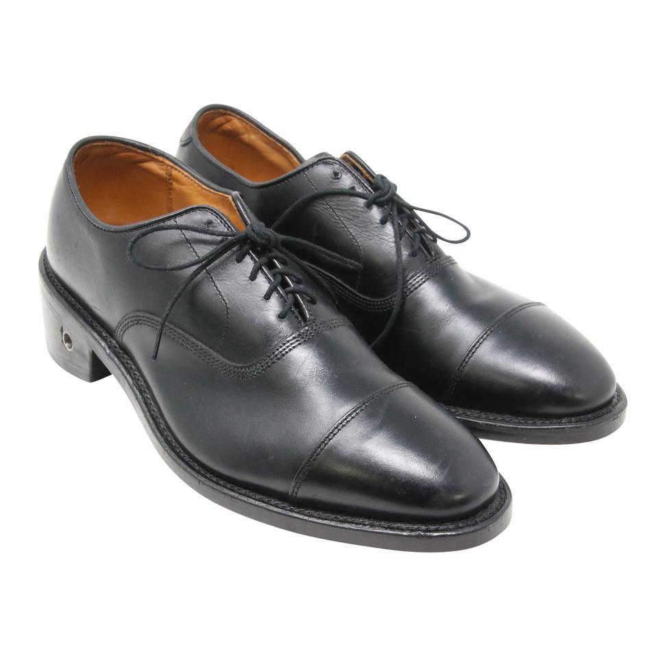 Allen Edmonds Black Park Avenue Custom-Made Leather Oxford D Shoes

These Allen Edmonds are a classic cap toe look, aimed to fit a business look or just to add a spike of dapper to a casual look. Please note that these Park Avenues are a custom made