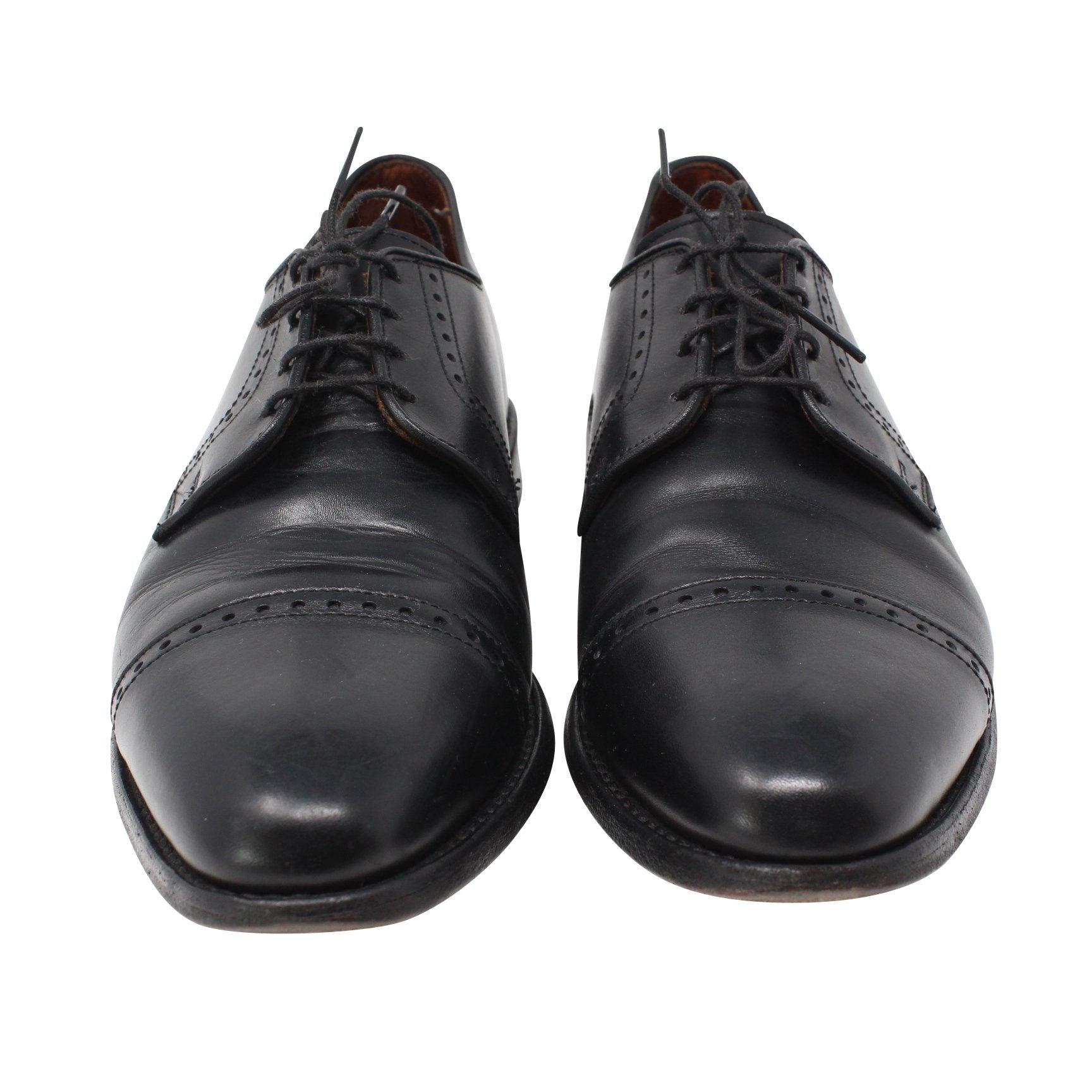 Allen Edmonds Classic Men's Leather Dress Cap Toe Shoes Size 10 D

Simplicity and elegant, it is a high quality genuine leather dress shoes for men. Classic lace-up & cap-toe design, with leather lined out sole for comfort. You can wear this men's