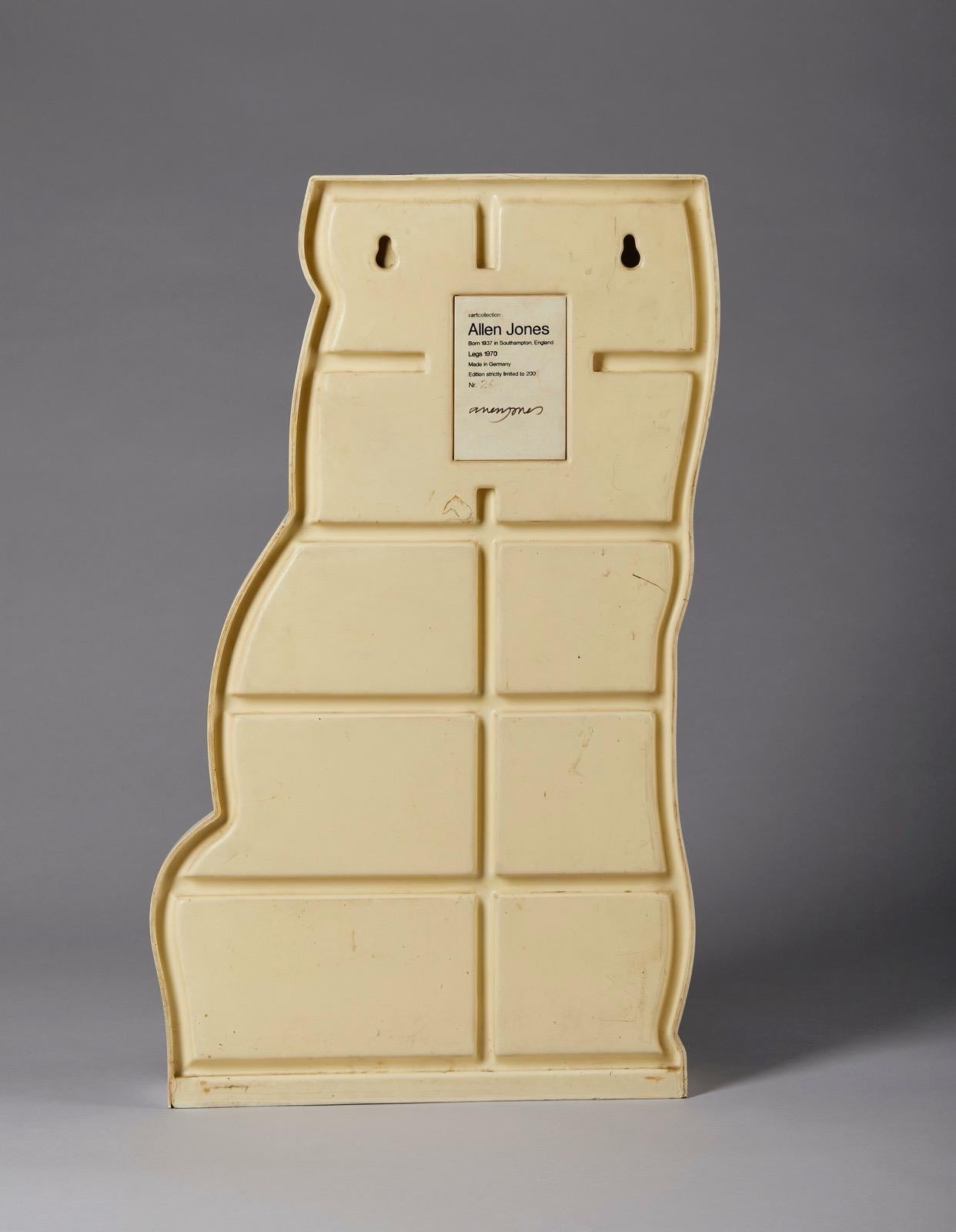 Allen Jones (1937) - Legs - sculpture in resin - 1937 For Sale 2