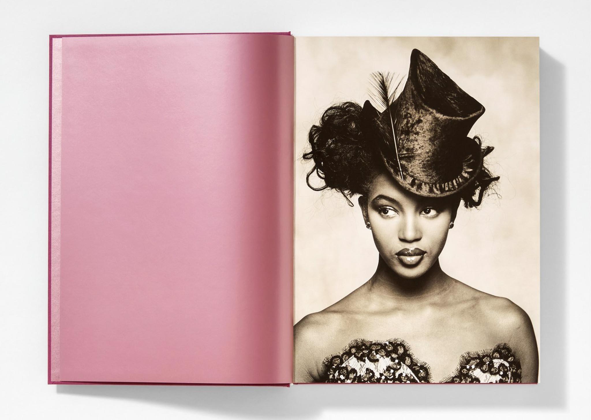 Naomi Campbell - Limited TASCHEN Collector's Edition with Acrylic Sculpture 5
