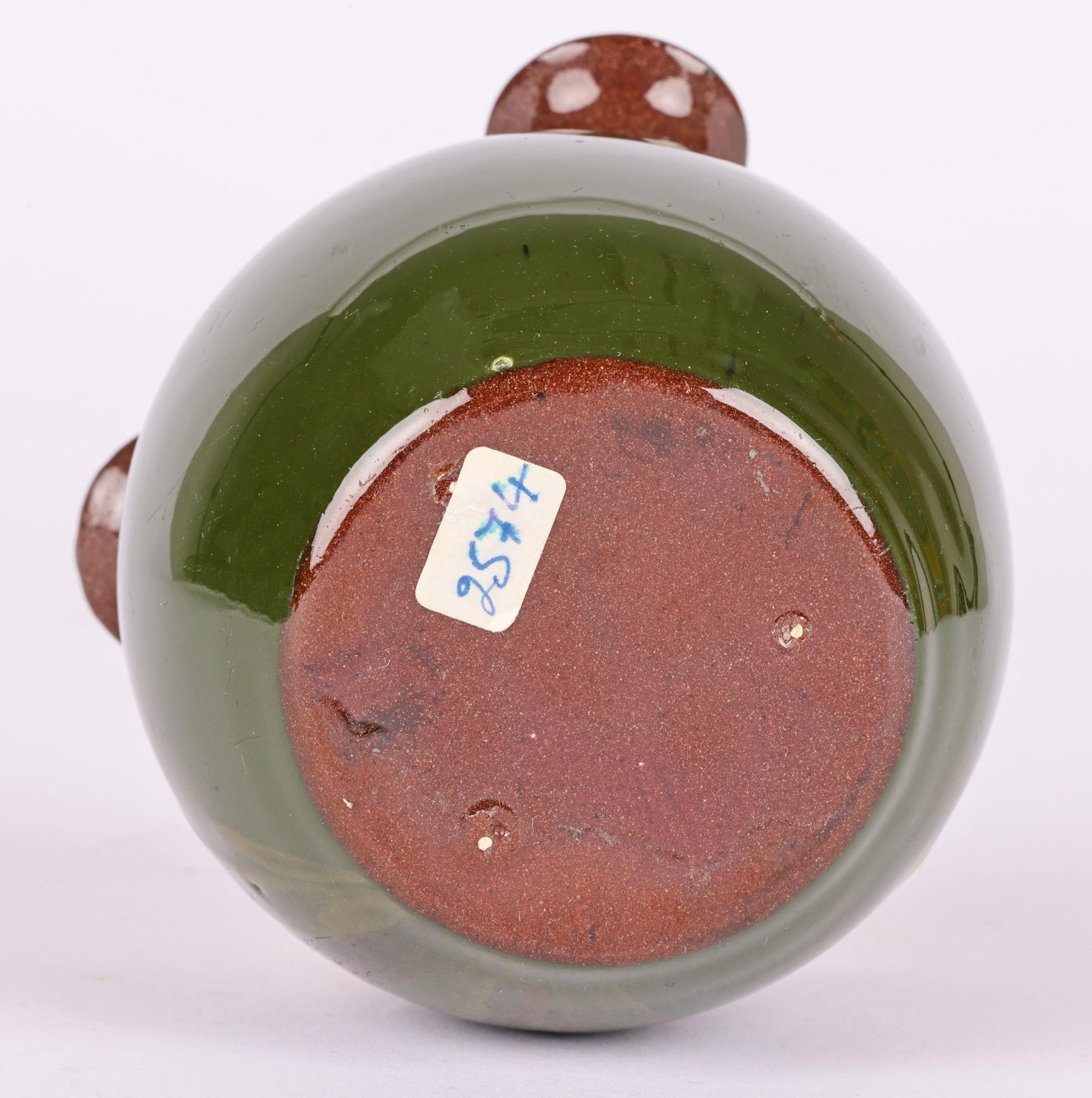 Vaso a più colli Daffodil Posy dipinto a mano di Aller Vale in vendita 5