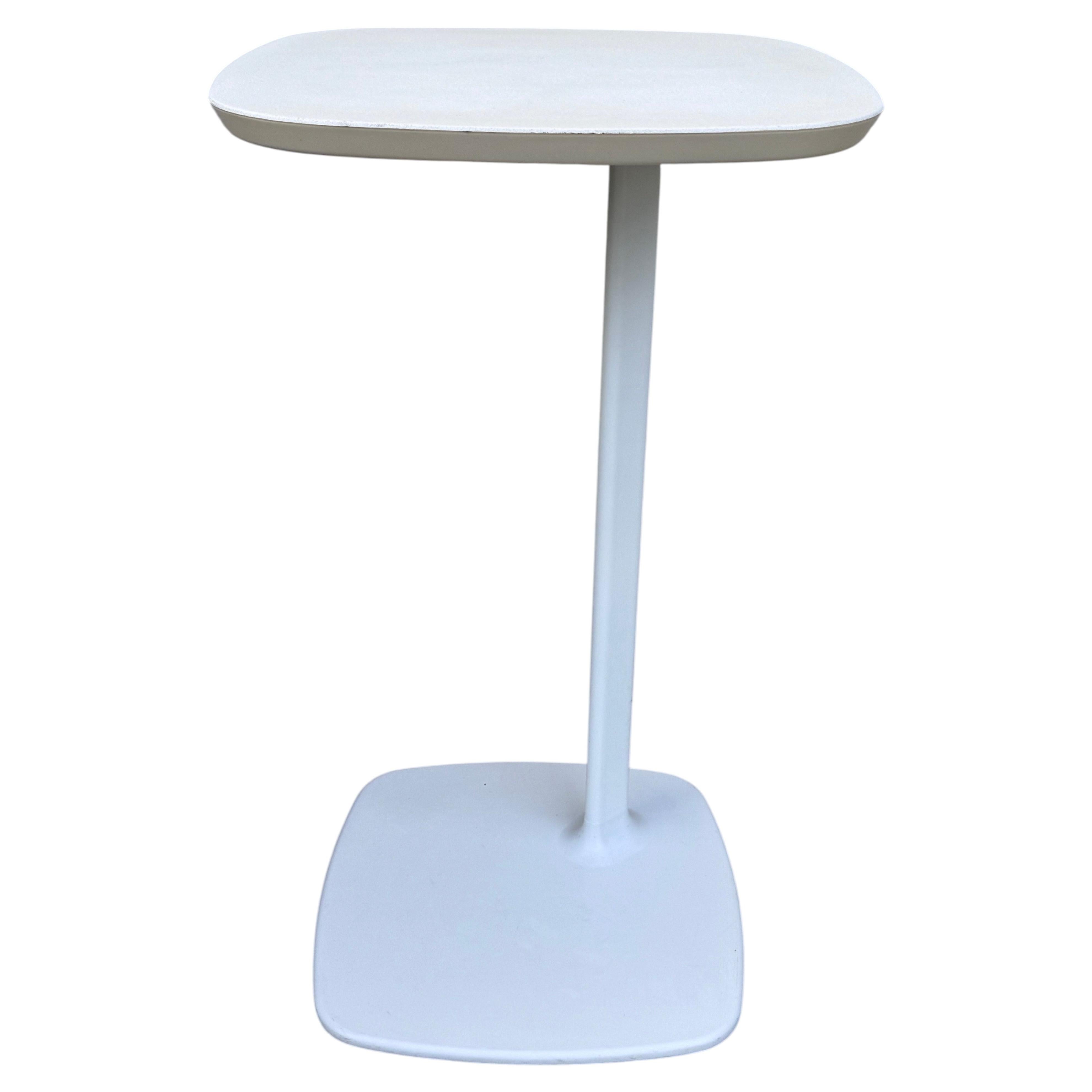 Mesa auxiliar Allermuir "Host" HLT1, Simon Pengelly, Aluminio blanco, 2014