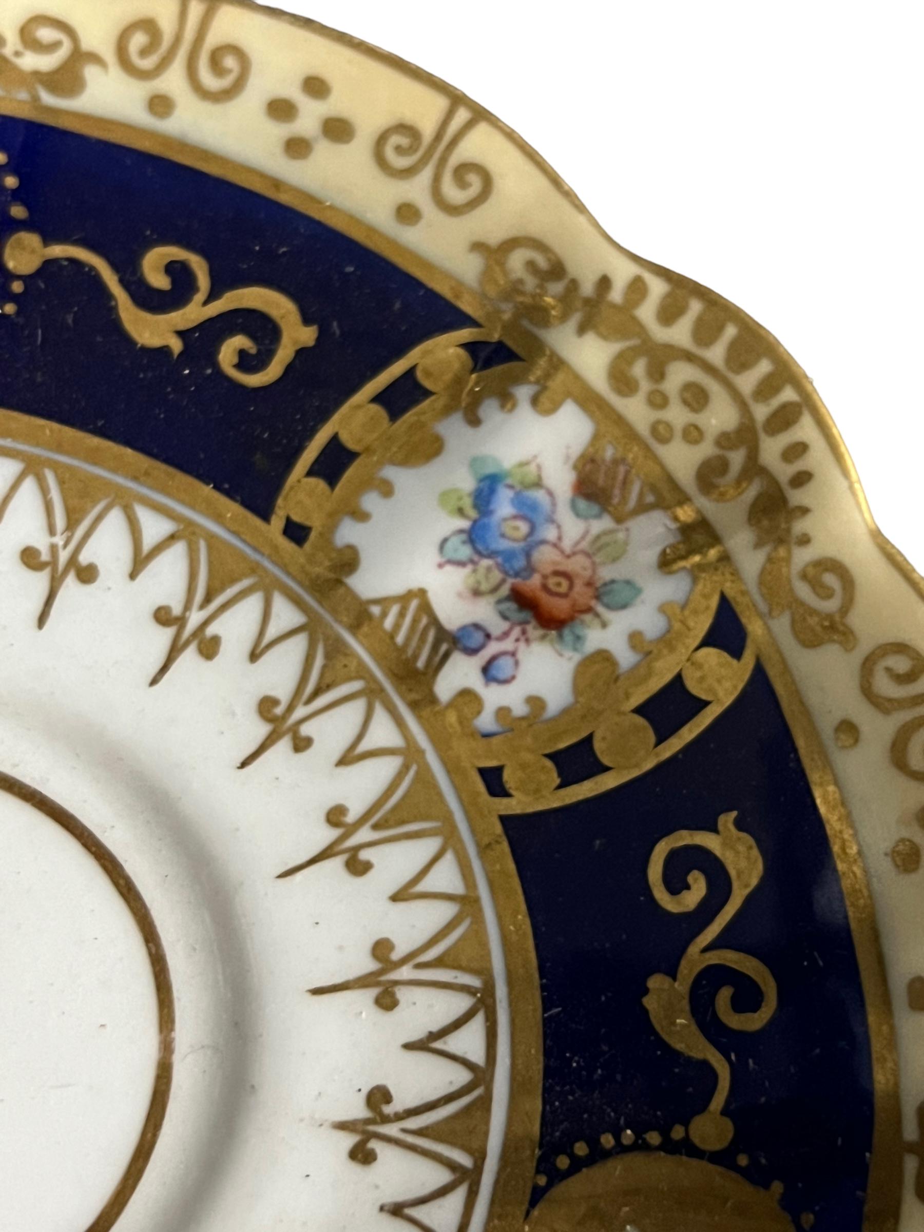 Allerton Saucer With Gilt In Good Condition For Sale In Clearwater, FL