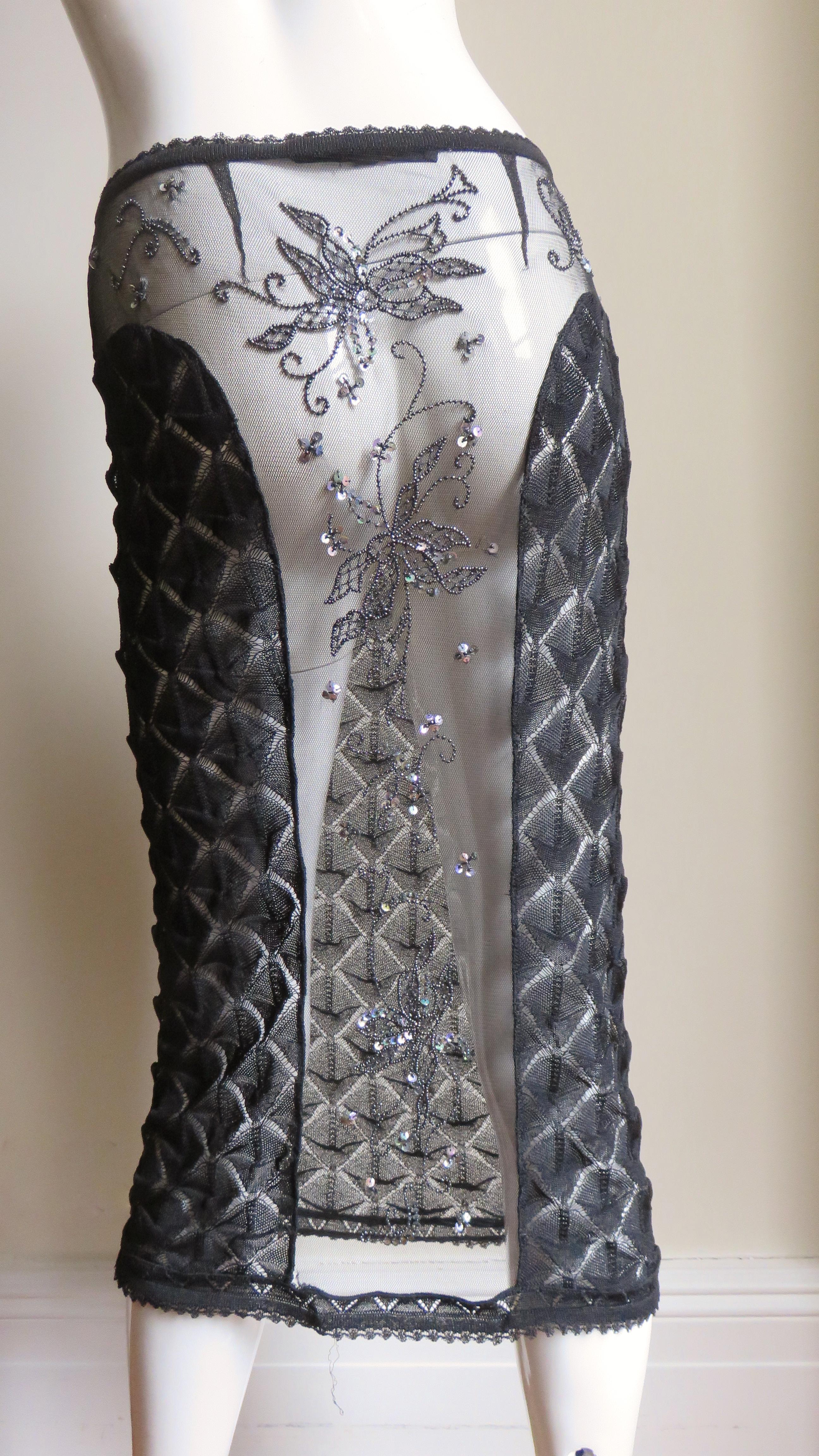 Alessandro Dell'Acqua New Silk Skirt and Top with Bead Trim (Jupe et Top en soie avec bordure de perles) en vente 9