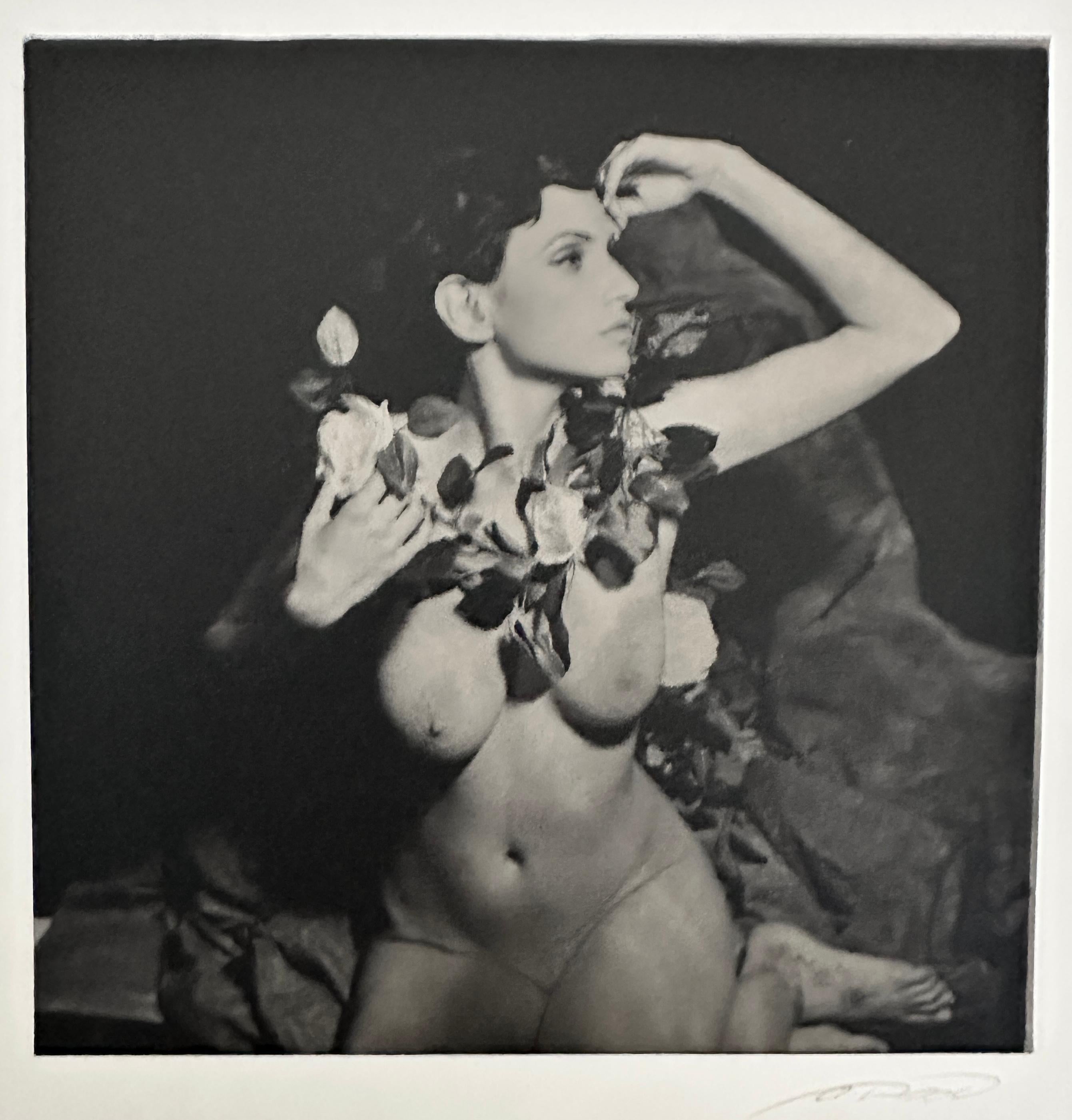 GIrl With Roses Solare