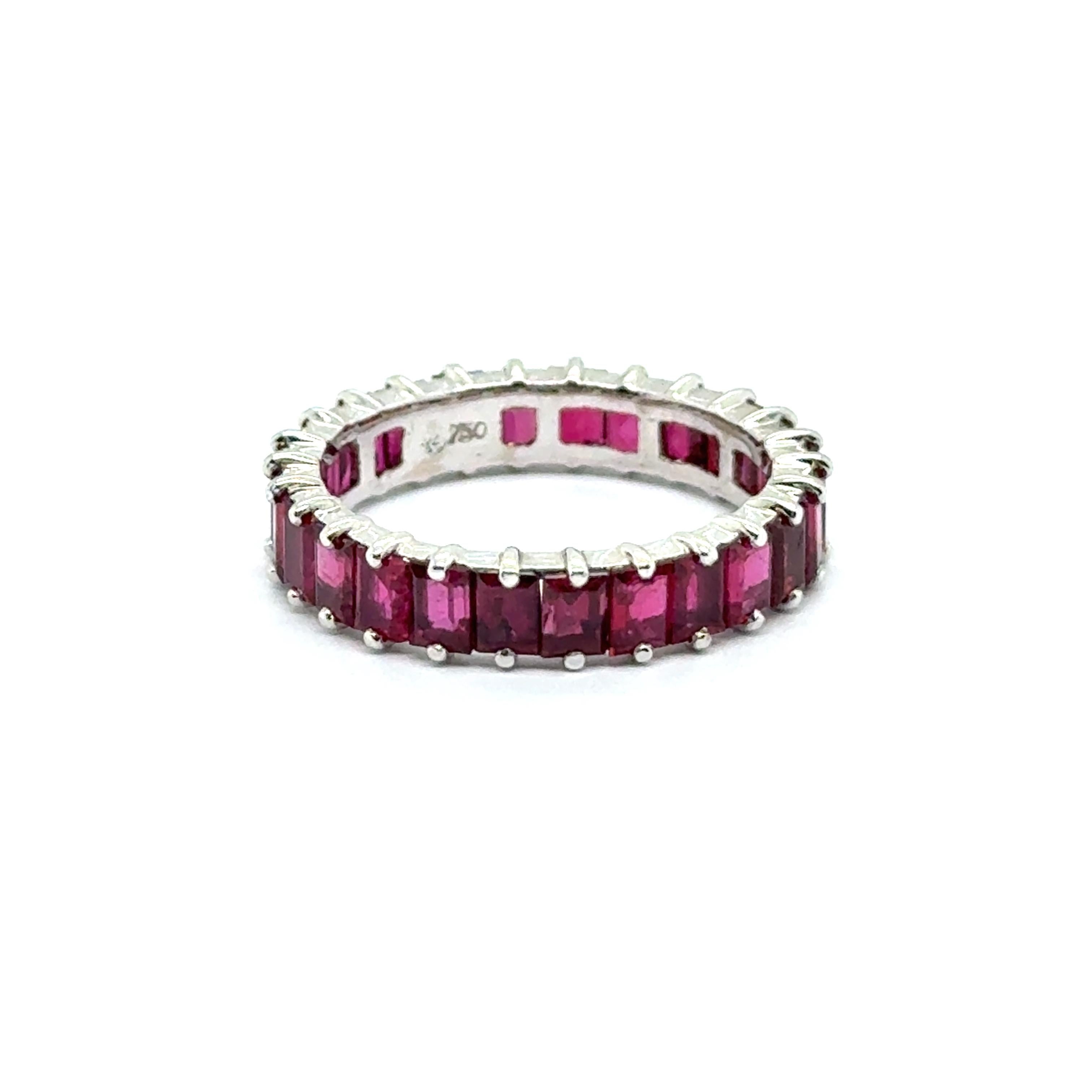 Alliance Ring with Rubies in 18 karat White Gold by Gübelin For Sale 2