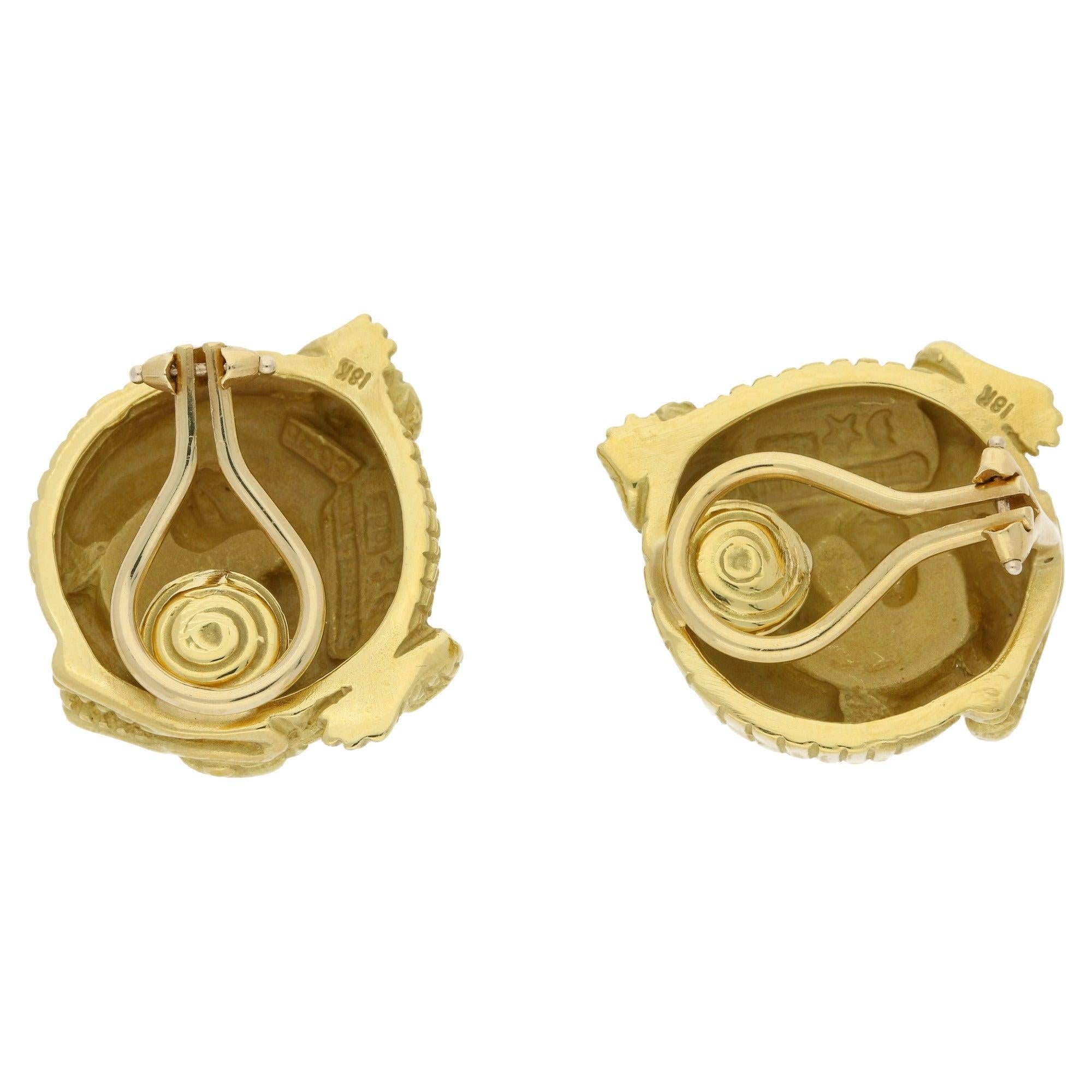 Modernist Alligator Clip-On Earrings Set in 18 Karat Yellow Gold, Signed Kieselstein Cord