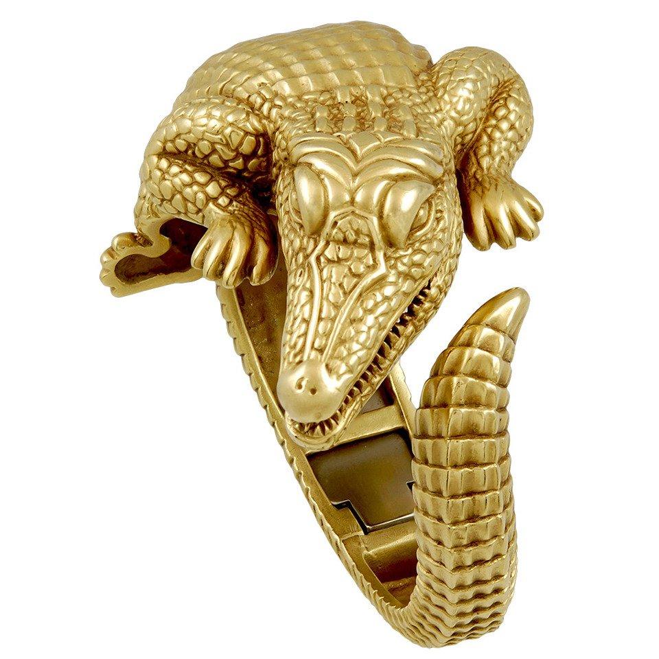 18 karat yellow gold alligator motif cuff bracelet. Signed B.Kieselstein-Cord 1988
Approxmately 84.15dwt