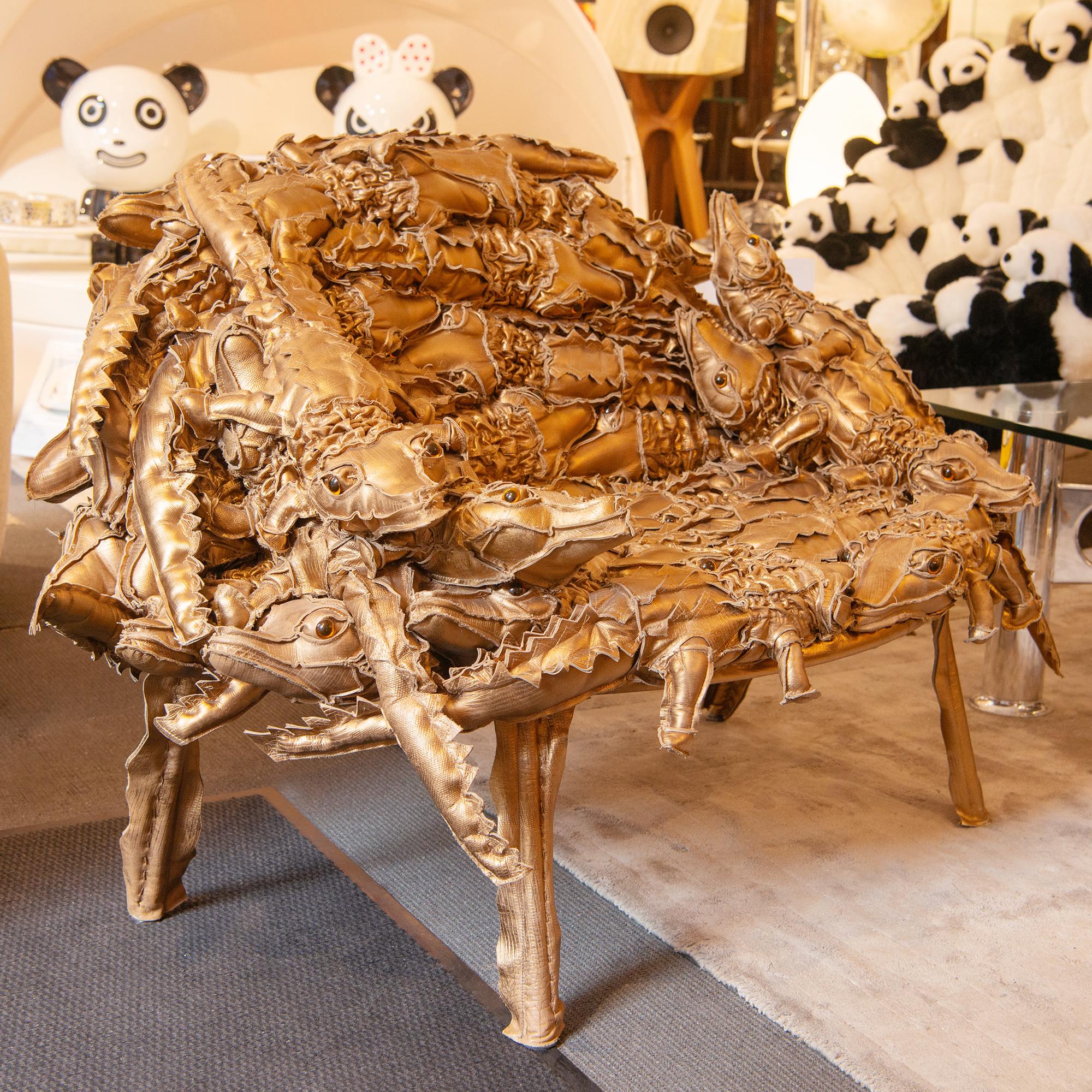 Fait main Fauteuil Campana Brothers en or en forme d'alligator en vente