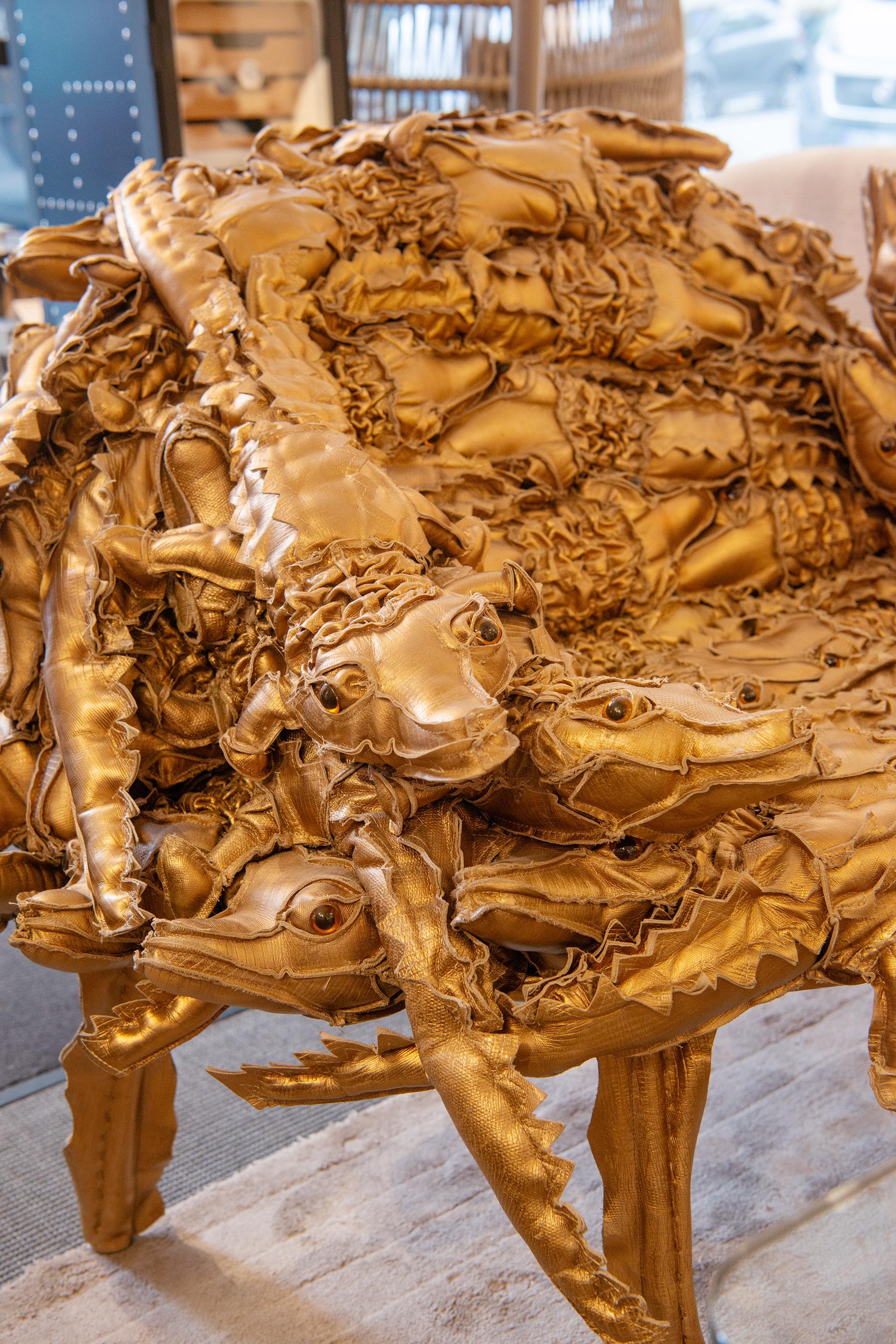 Cuir Fauteuil Campana Brothers en or en forme d'alligator en vente