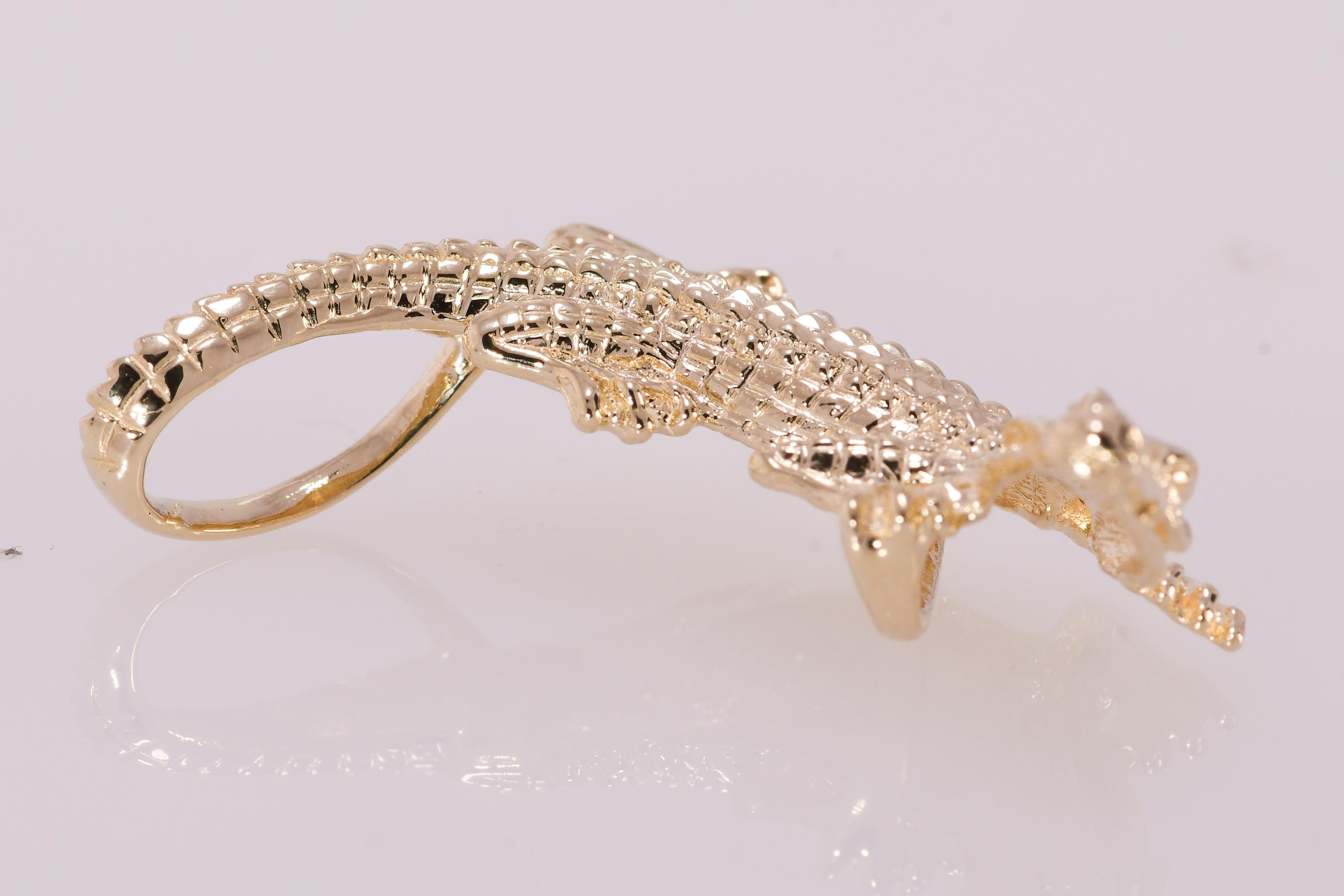 Modern Alligator Yellow Gold 14 Karat Slide Pendant 7.70 Grams