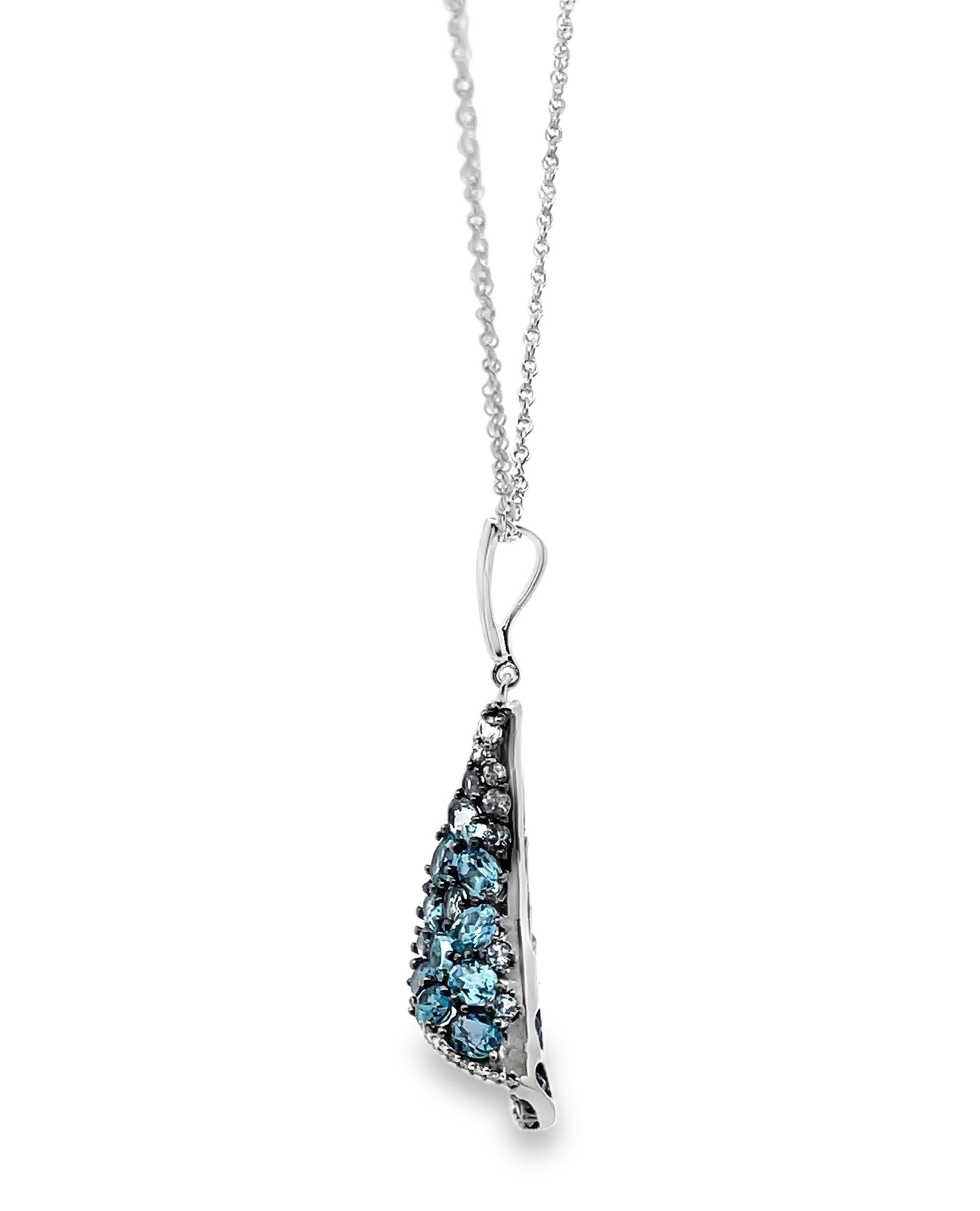 Contemporaneo Collana con ciondolo asimmetrico in oro blu e diamanti Allison Kaufman, oro bianco 14 carati in vendita