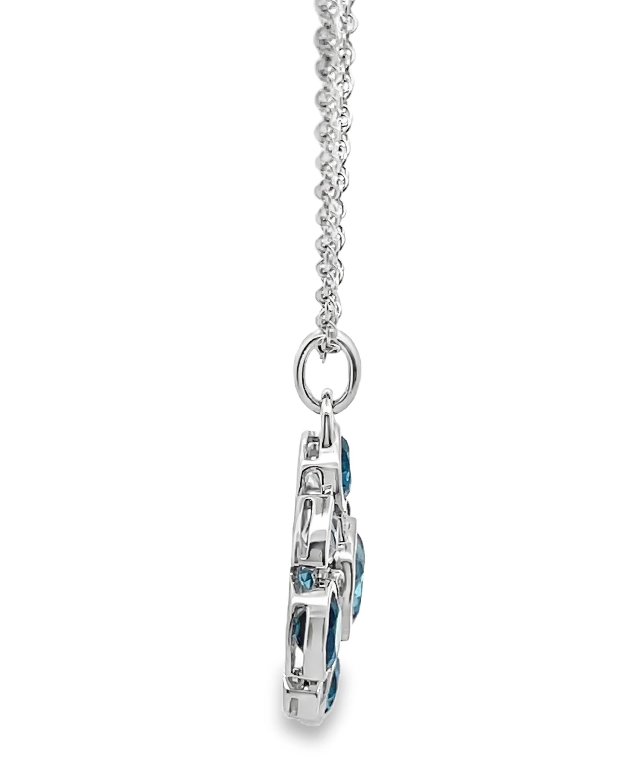 Collana con ciondolo geometrico in oro blu e diamanti di Allison Kaufman in oro bianco 14 carati in vendita 2