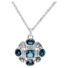 Collana con ciondolo geometrico in oro blu e diamanti di Allison Kaufman in oro bianco 14 carati