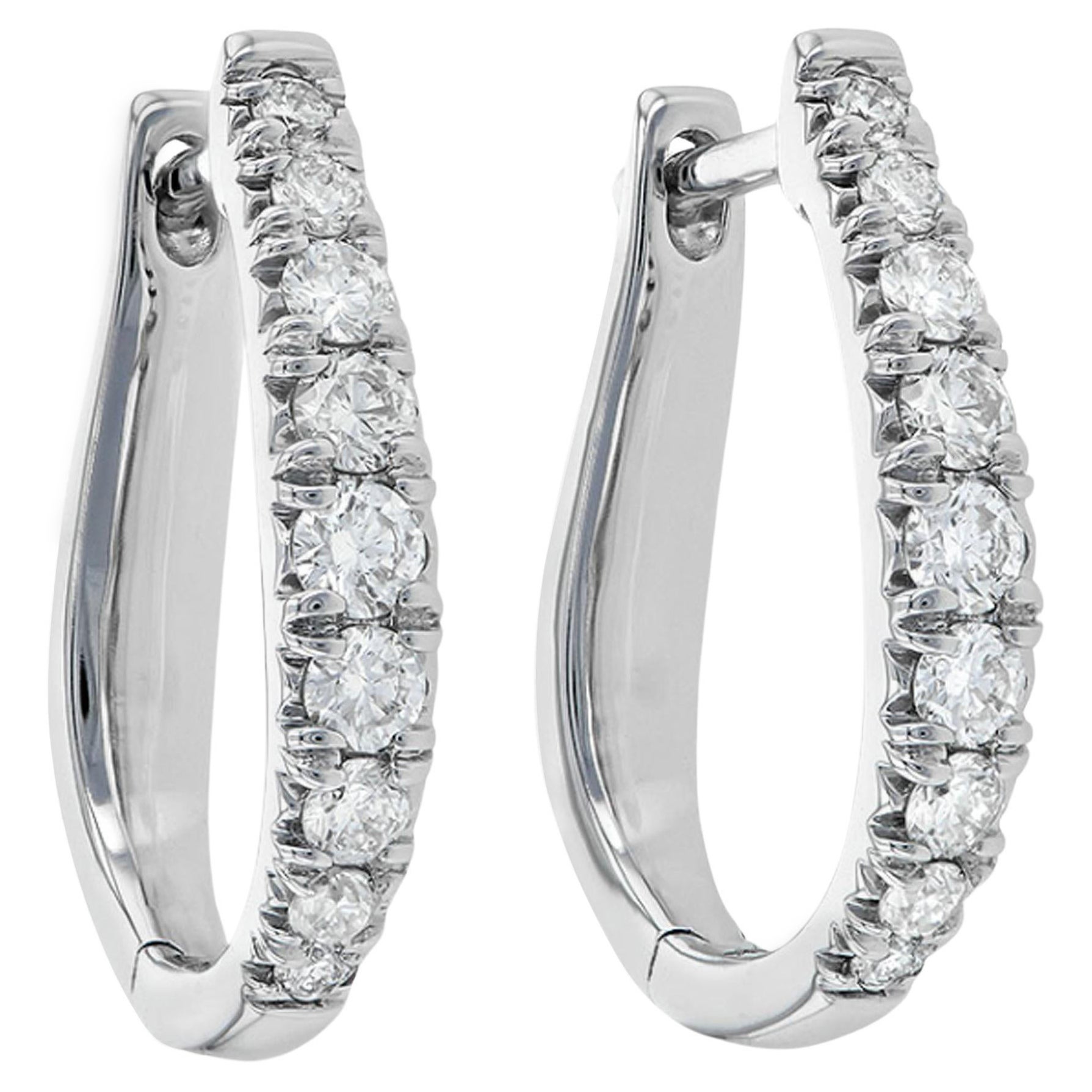 Allison Kaufman Pendientes de aro ovalados de oro blanco de 14 quilates con diamantes redondos de 0,50 quilates en venta