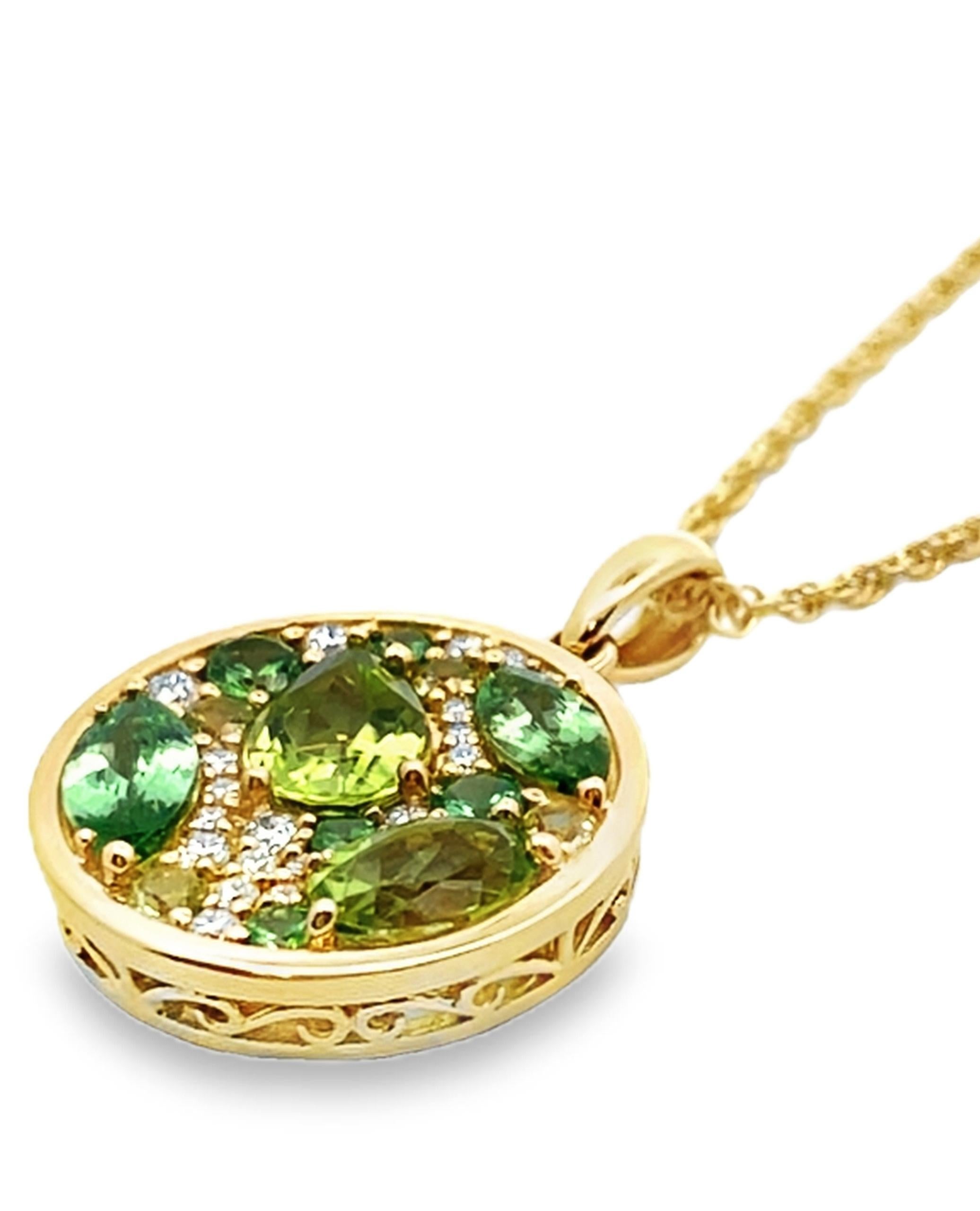 Allison Kaufman Collana a cerchio in oro giallo 14K con diamanti, tsavorite e peridoto In condizioni Nuovo in vendita a Old Tappan, NJ