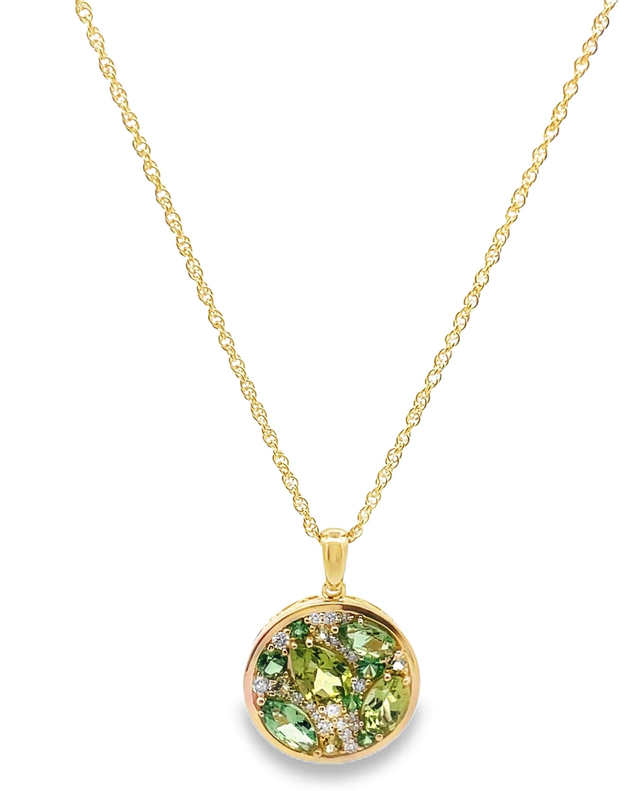 Donna Allison Kaufman Collana a cerchio in oro giallo 14K con diamanti, tsavorite e peridoto in vendita
