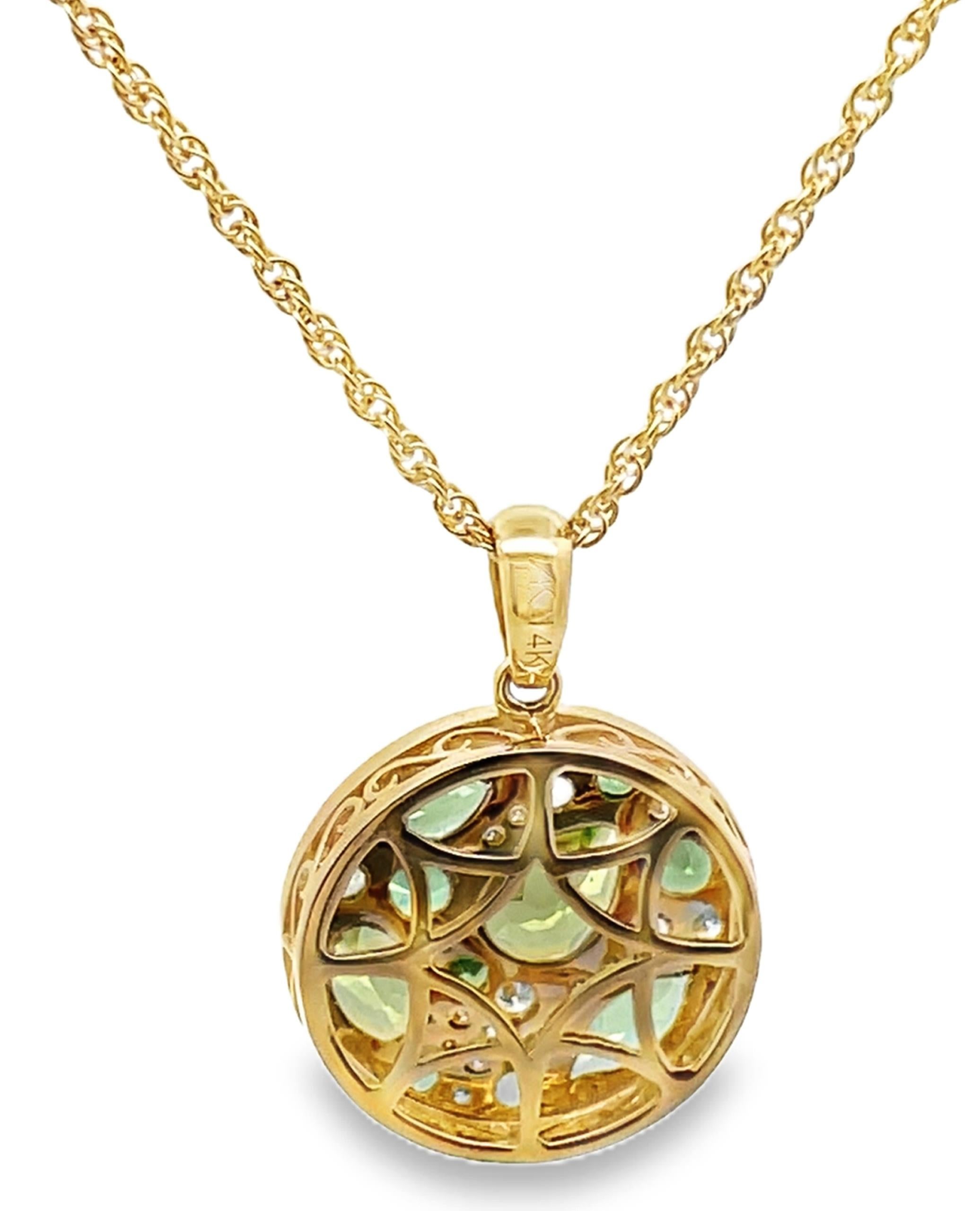 Allison Kaufman Collana a cerchio in oro giallo 14K con diamanti, tsavorite e peridoto in vendita 2