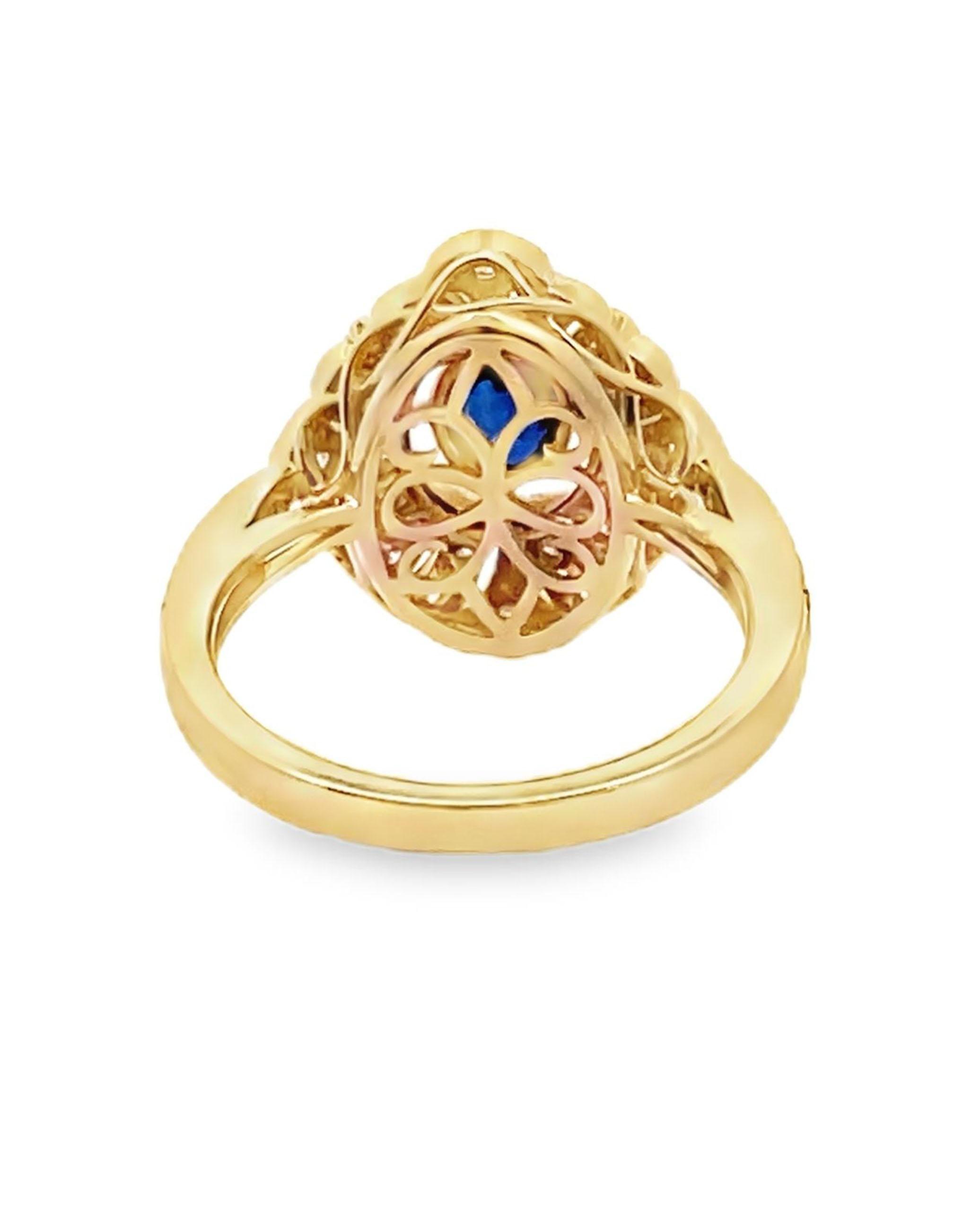 Bague de mode Allison Kaufman en or jaune 14K avec des diamants ronds à facettes pesant 0.37 carats au total et un saphir bleu au centre pesant 0.41 carats.  

- Couleur G, pureté SI1/2
