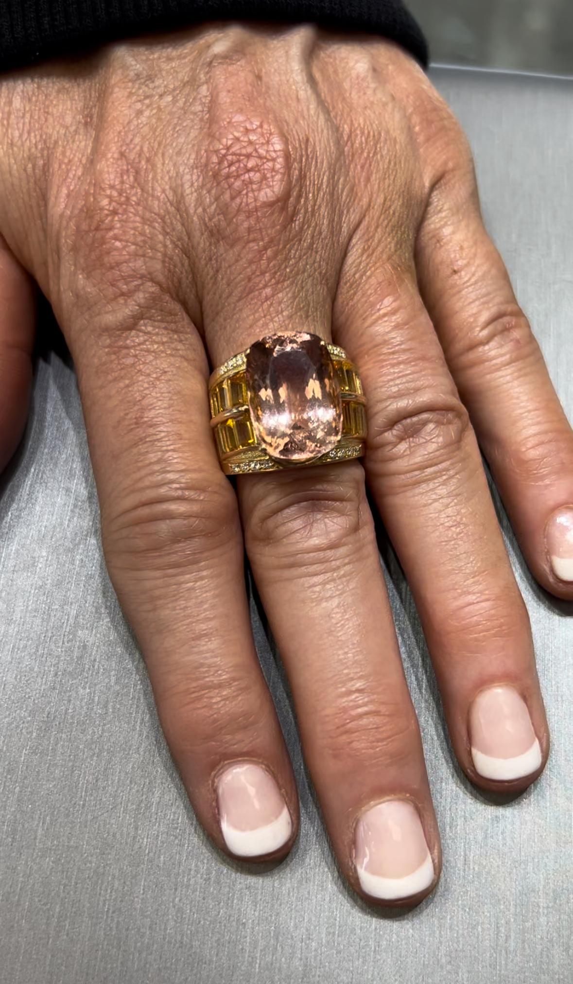 Anillo de cóctel Allison Kaufman de oro amarillo de 18 quilates y 15,60 quilates de Morganita talla cojín en venta 9