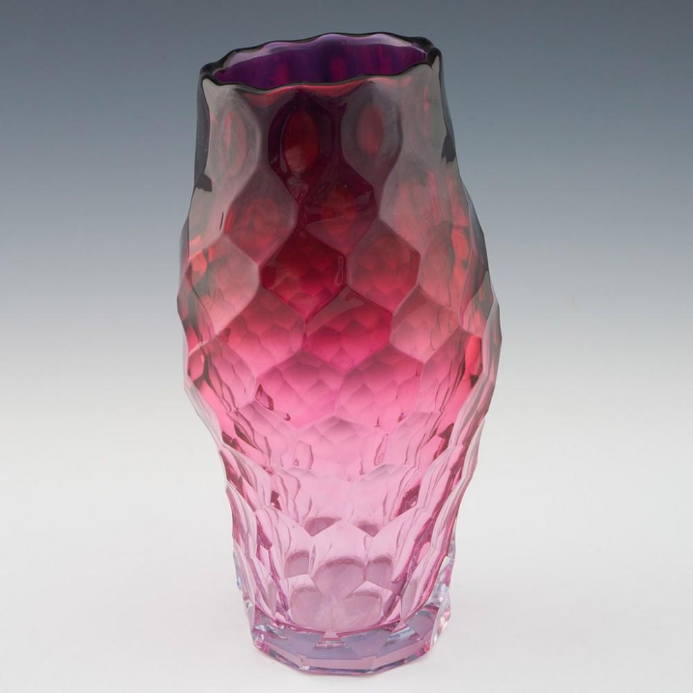 Allister Malcolm Wabenförmige Vase 2023 im Zustand „Gut“ im Angebot in Tunbridge Wells, GB